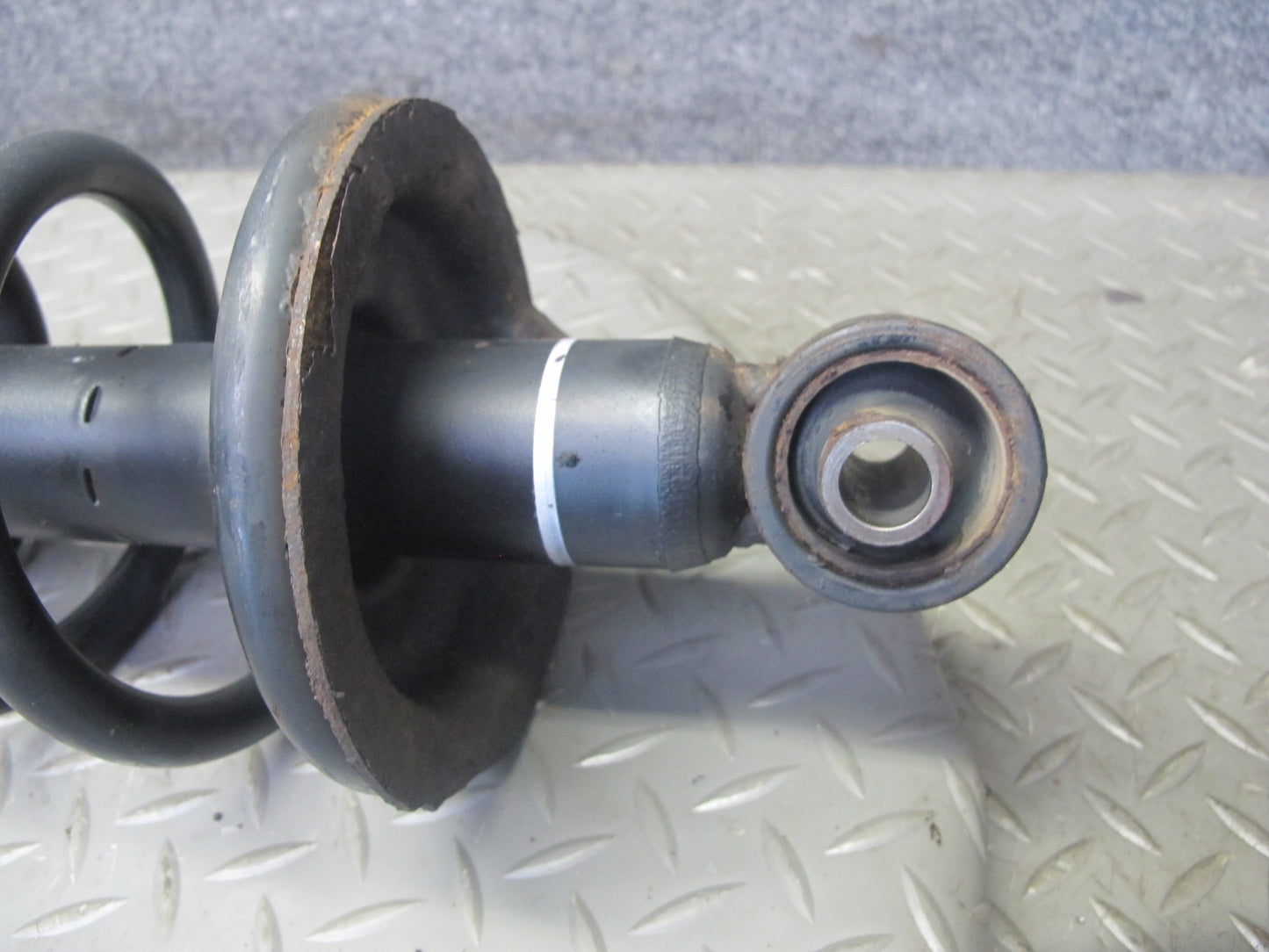 98-05 Lexus GS430 GS300 Set of 2 Rear Left & Right Strut Shock Absorber 106K OEM
