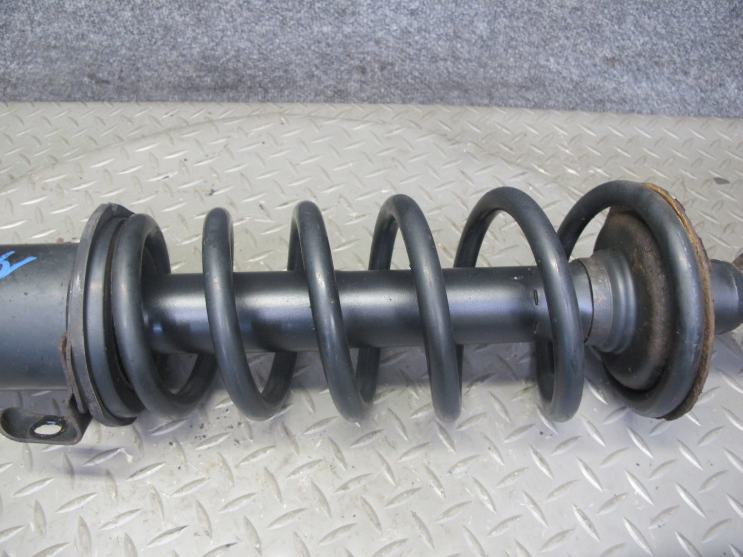 98-05 Lexus GS430 GS300 Set of 2 Rear Left & Right Strut Shock Absorber 106K OEM