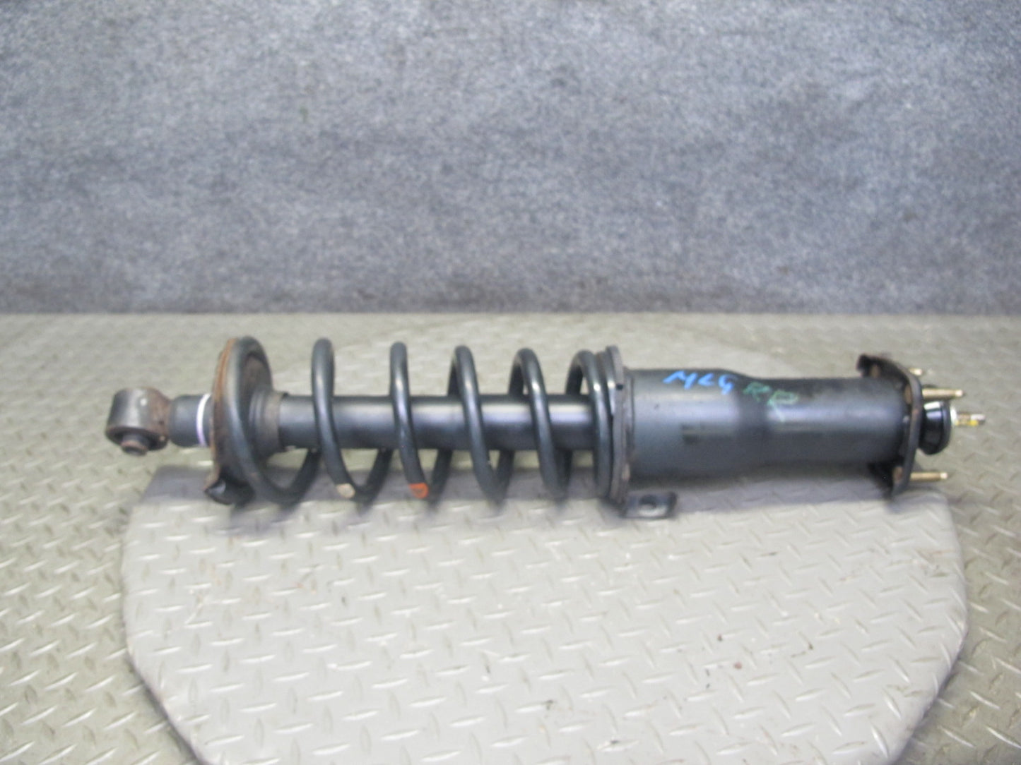 98-05 Lexus GS430 GS300 Set of 2 Rear Left & Right Strut Shock Absorber 106K OEM