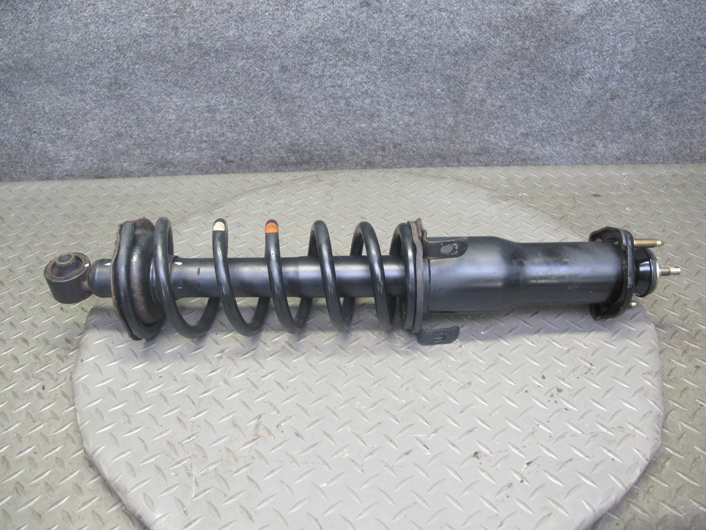 98-05 Lexus GS430 GS300 Set of 2 Rear Left & Right Strut Shock Absorber 106K OEM