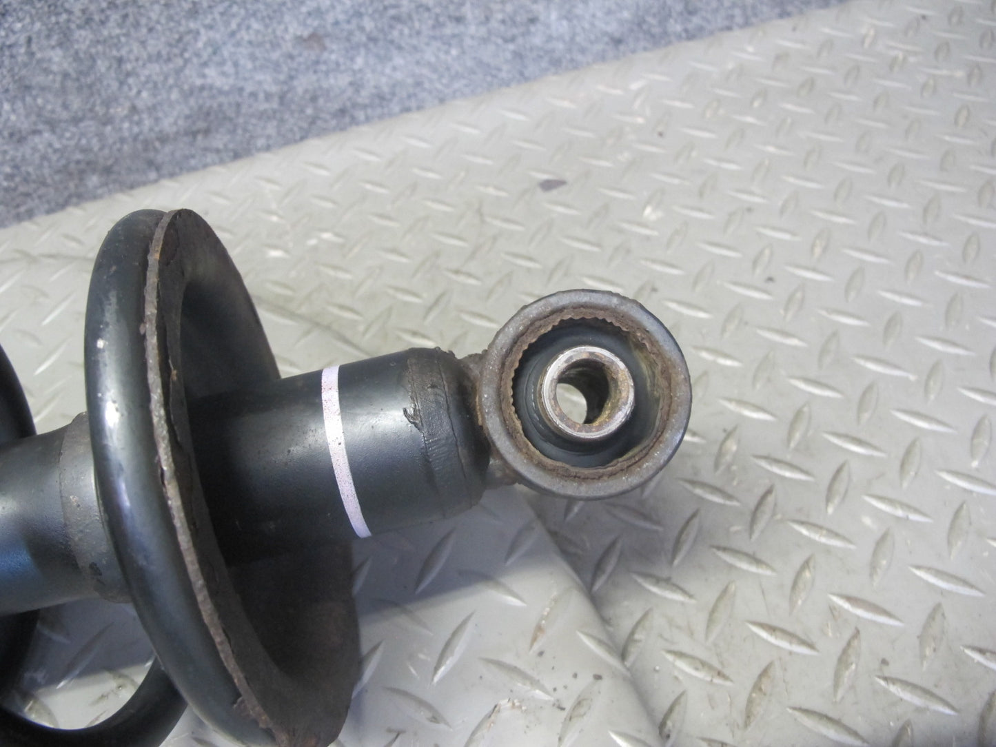 98-05 Lexus GS430 GS300 Set of 2 Rear Left & Right Strut Shock Absorber 106K OEM