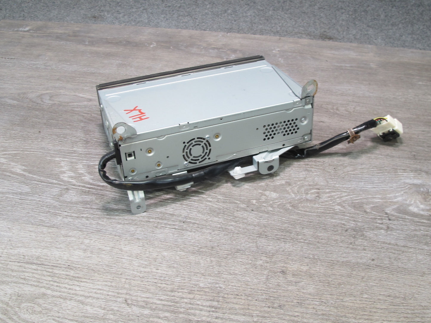 2005 Lexus UZJ100L LX470 CD Changer Player NO Magazine 86270-60113