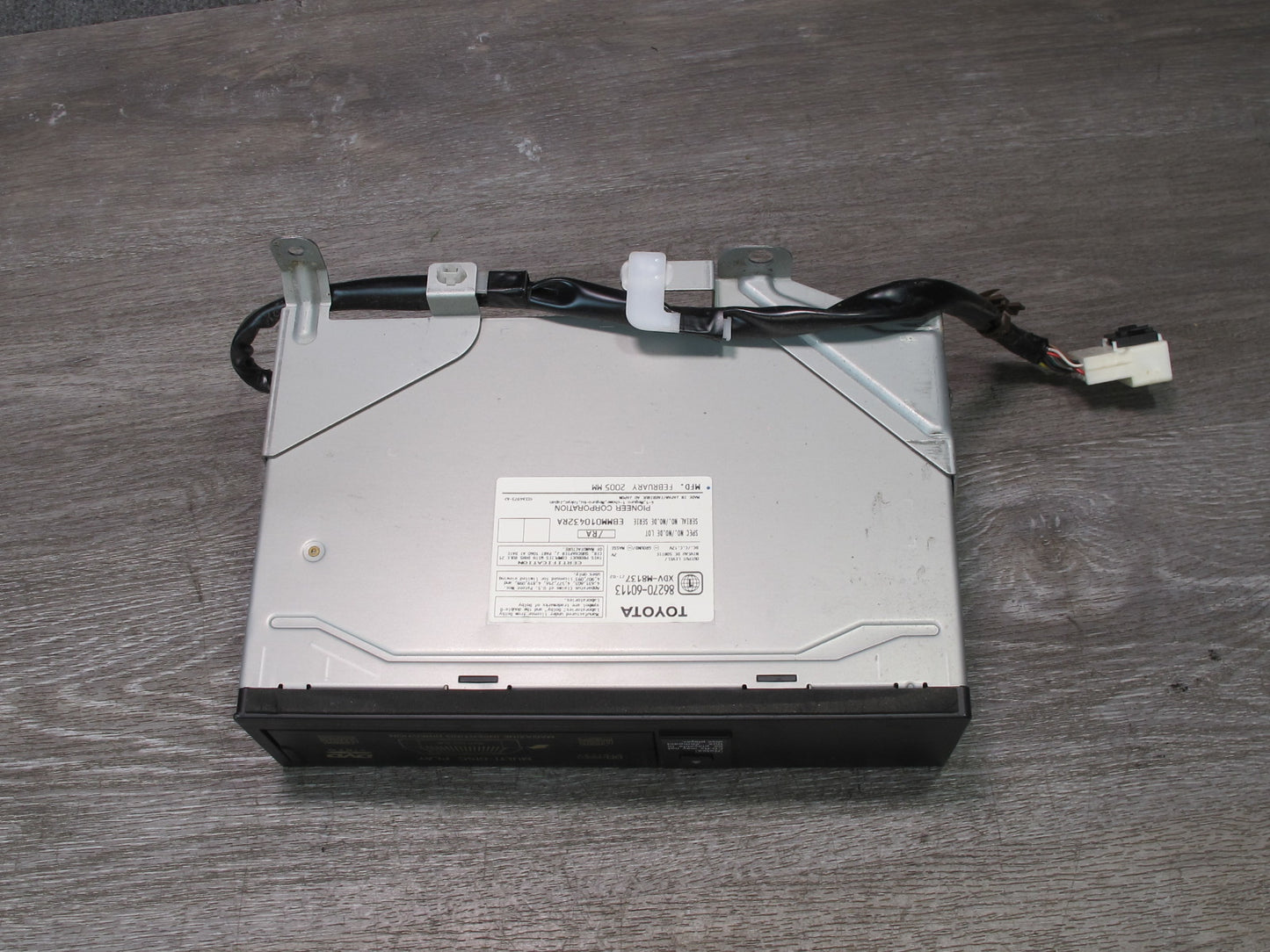 2005 Lexus UZJ100L LX470 CD Changer Player NO Magazine 86270-60113