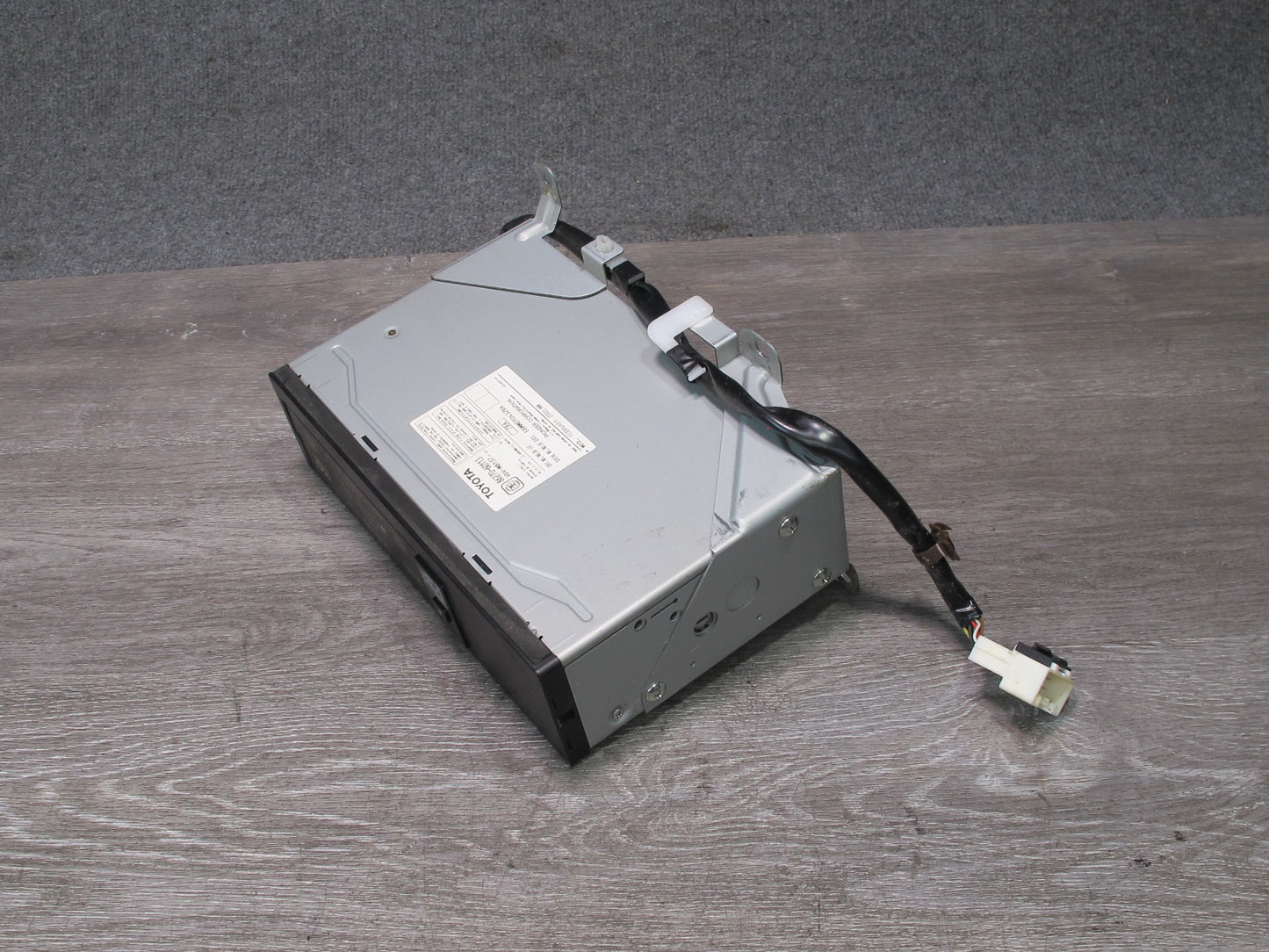2005 Lexus UZJ100L LX470 CD Changer Player NO Magazine 86270-60113