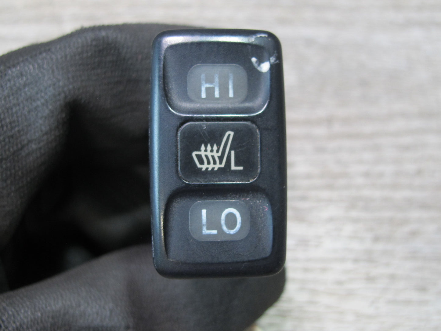 2003-2007 Lexus UZJ100L LX470 Front Left Heated Seat Heater Button Switch