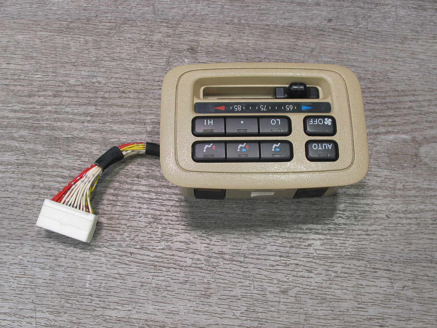 2003-2007 Lexus UZJ100L LX470 Rear A/C Heater Climate Control Switch 88610-60131