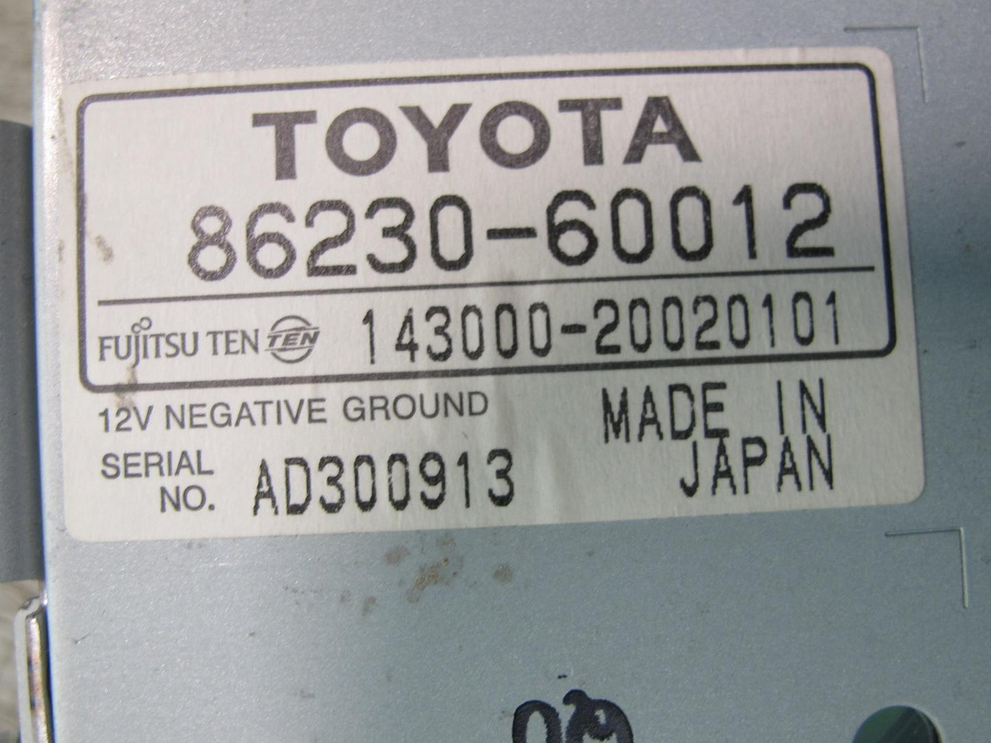 2003-2007 Lexus UZJ100L LX470 Rear Radio Control Switch Panel 86230-60012