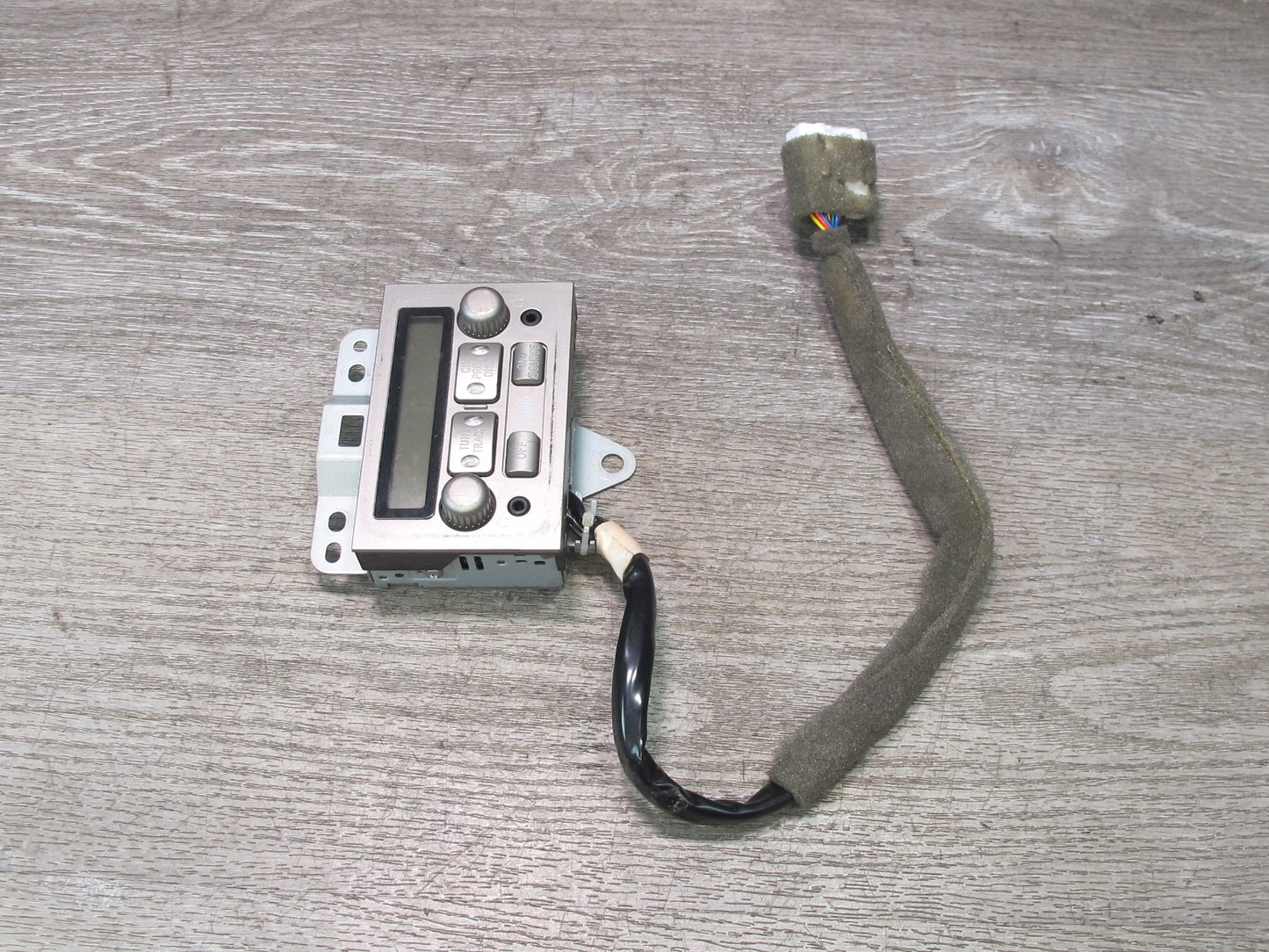 2003-2007 Lexus UZJ100L LX470 Rear Radio Control Switch Panel 86230-60012
