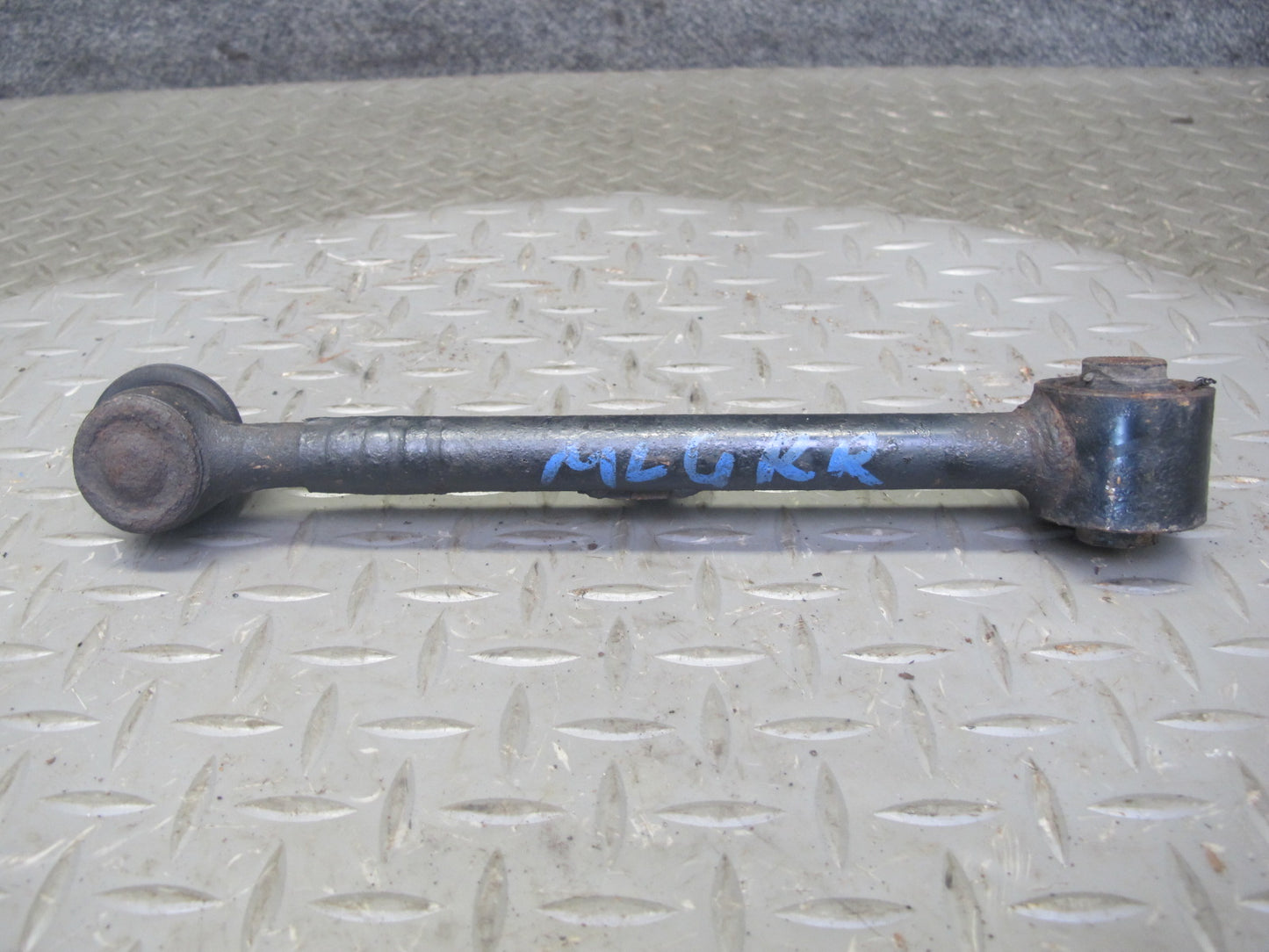 98-05 Lexus JZS160L GS400 GS300 Set of 2 Rear Left & Right Lower Control Arm OEM