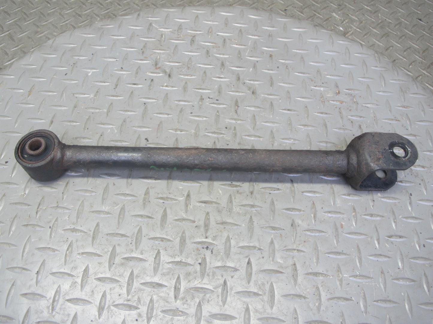 98-05 Lexus JZS160L GS400 GS300 Set of 2 Rear Left & Right Lower Control Arm OEM