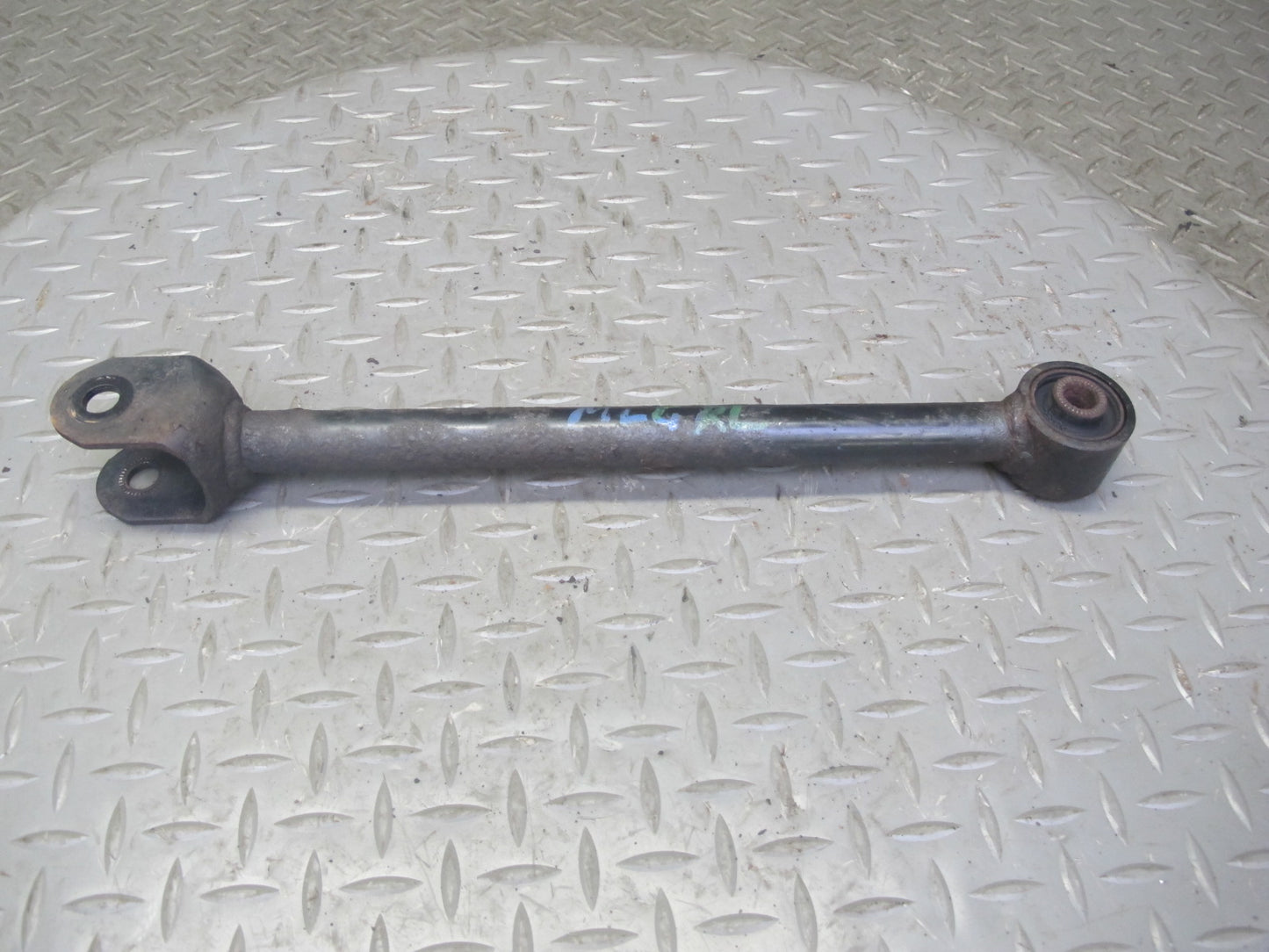 98-05 Lexus JZS160L GS400 GS300 Set of 2 Rear Left & Right Lower Control Arm OEM