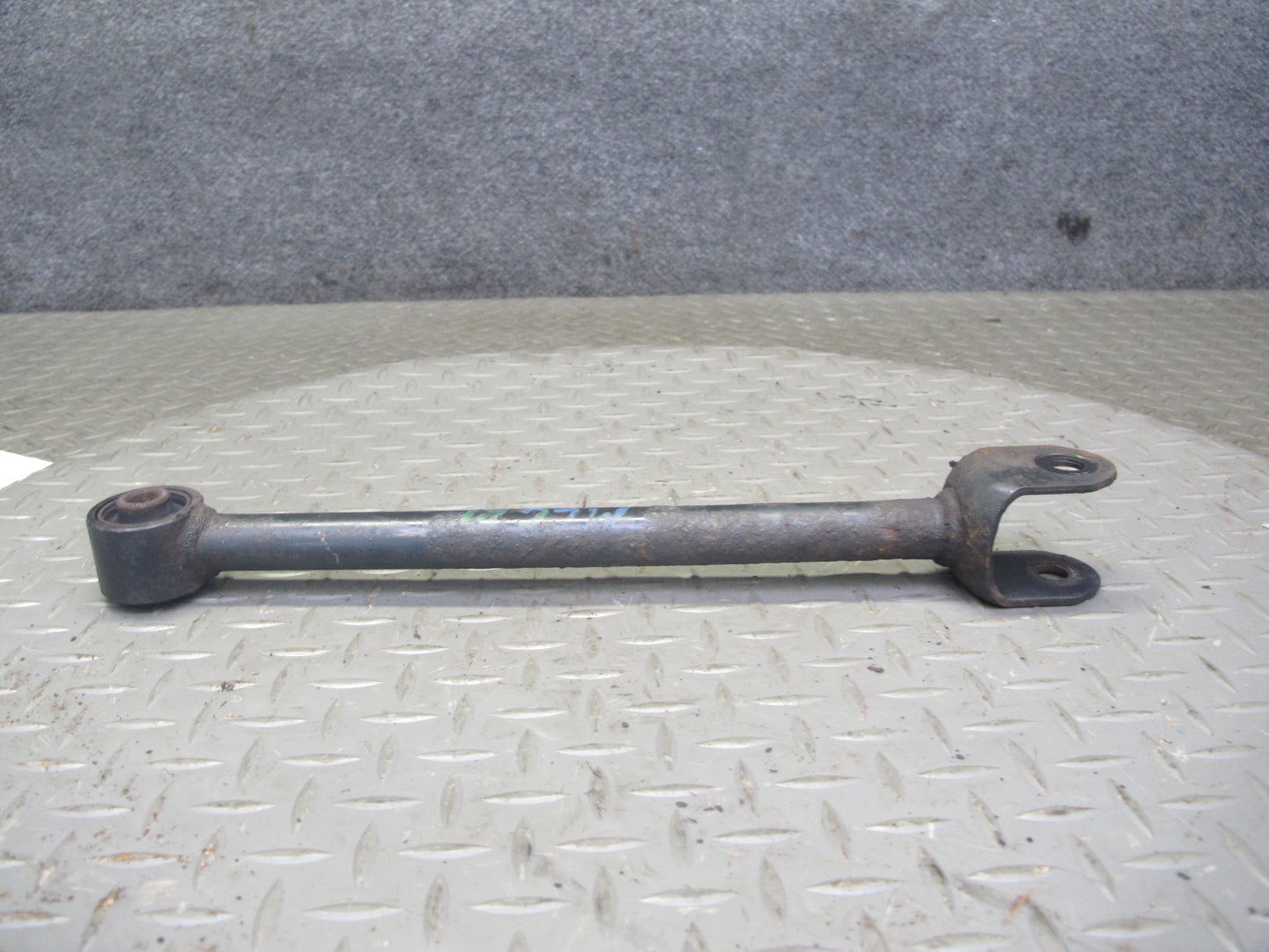 98-05 Lexus JZS160L GS400 GS300 Set of 2 Rear Left & Right Lower Control Arm OEM