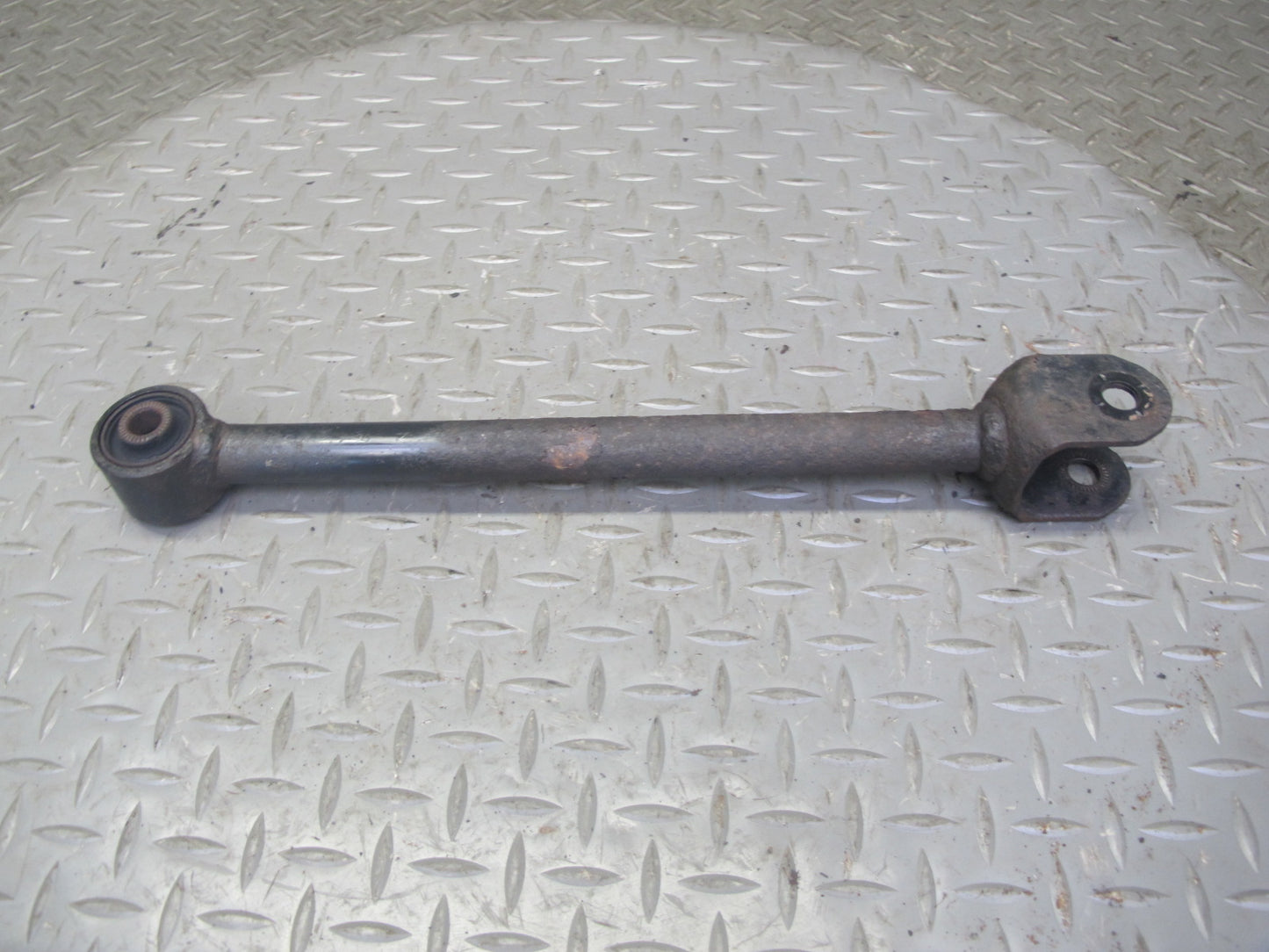 98-05 Lexus JZS160L GS400 GS300 Set of 2 Rear Left & Right Lower Control Arm OEM