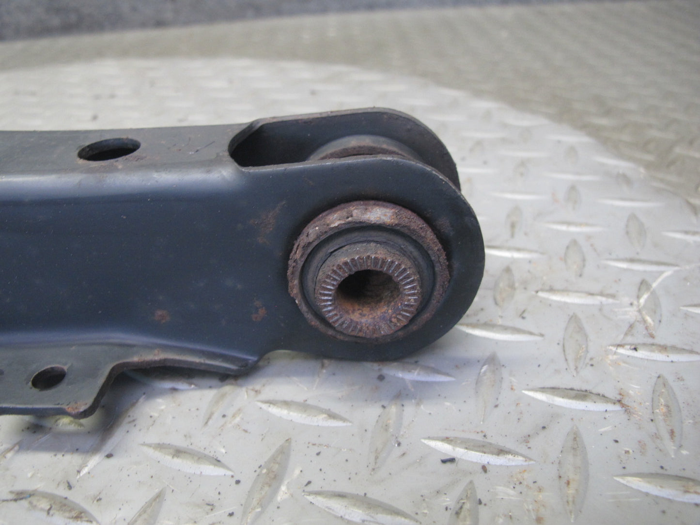 98-05 Lexus JZS160 GS400 GS430 GS300 Rear Left & Right Lower Control Arm Set OEM