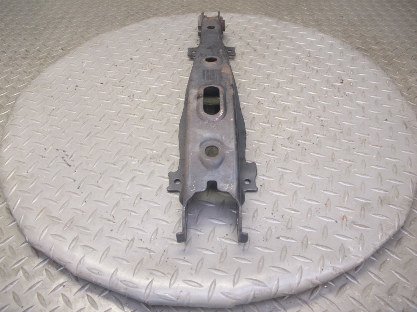 98-05 Lexus JZS160 GS400 GS430 GS300 Rear Left & Right Lower Control Arm Set OEM