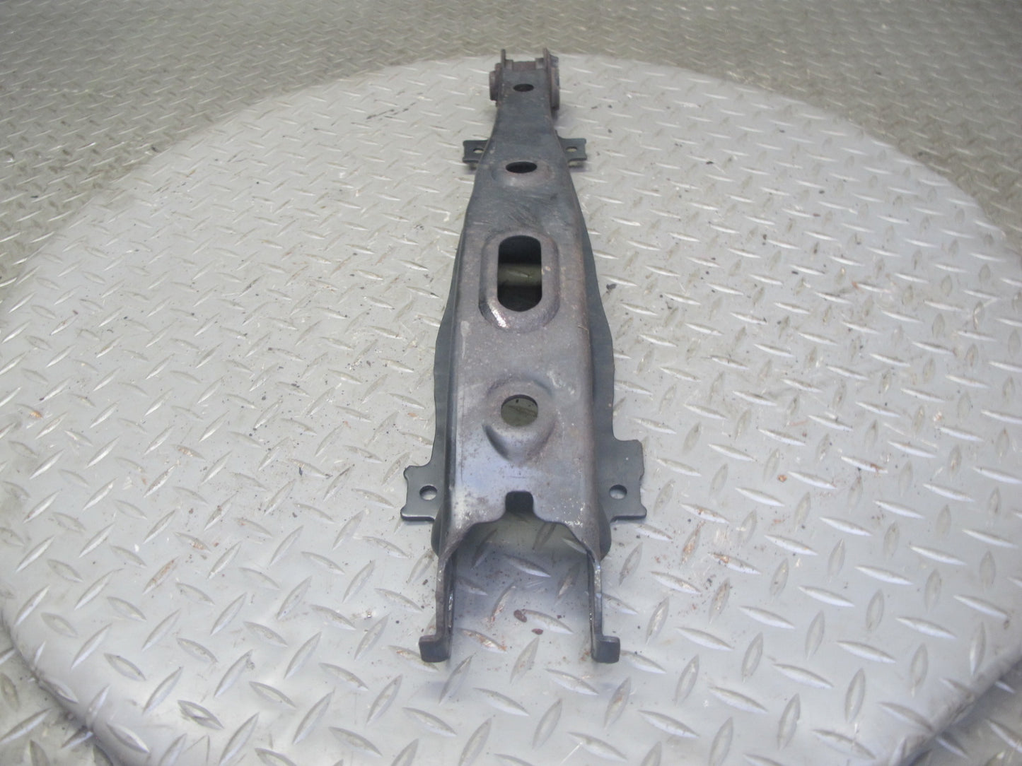 98-05 Lexus JZS160 GS400 GS430 GS300 Rear Left & Right Lower Control Arm Set OEM