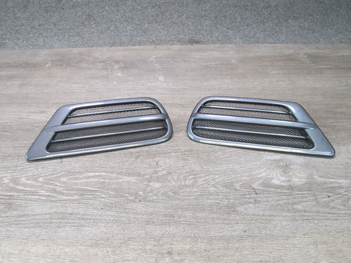 1998-2007 Lexus UZJ100L LX470 Rear Left & Right Quarter Vent Trim Grille Set