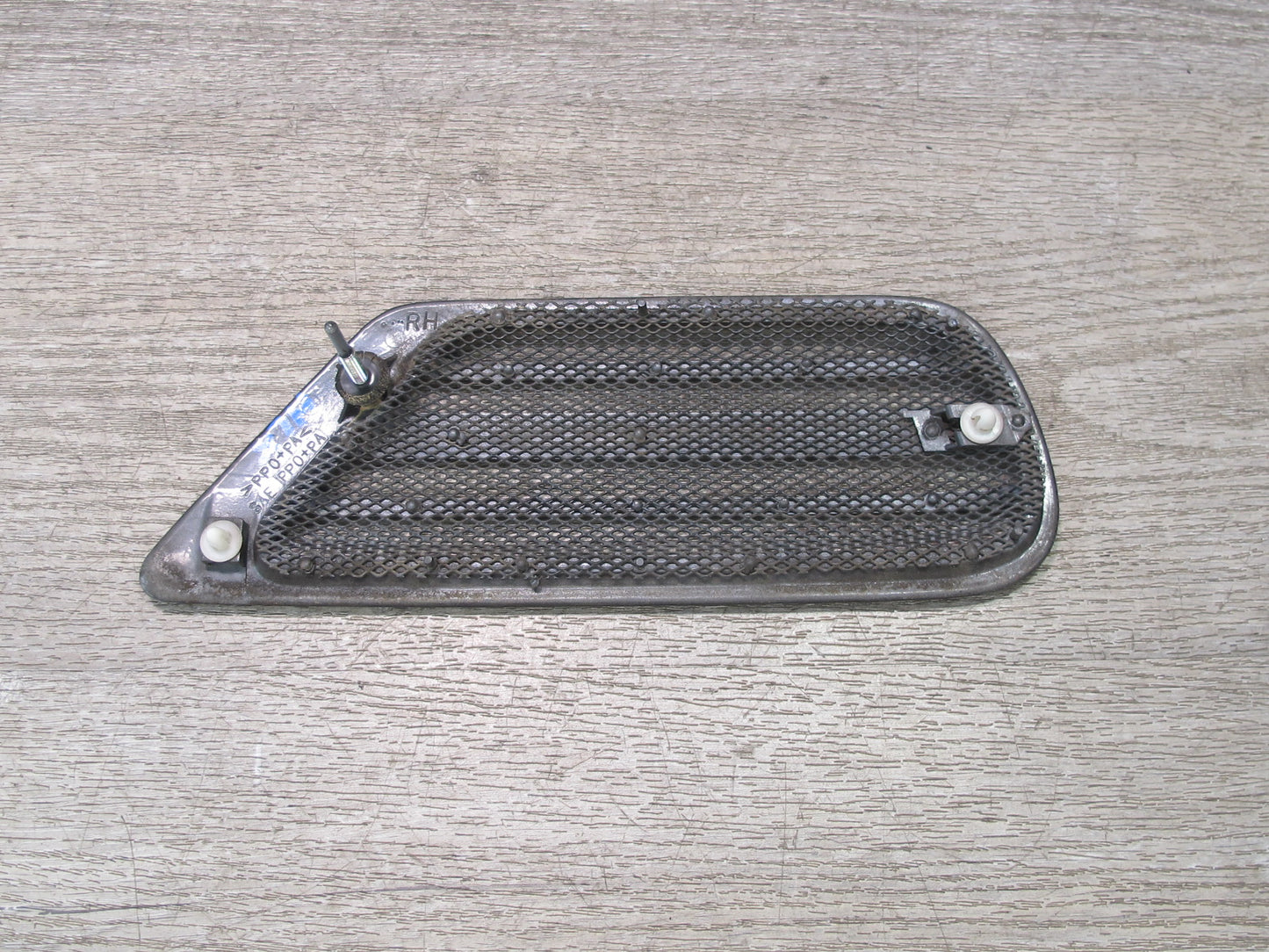 1998-2007 Lexus UZJ100L LX470 Rear Left & Right Quarter Vent Trim Grille Set