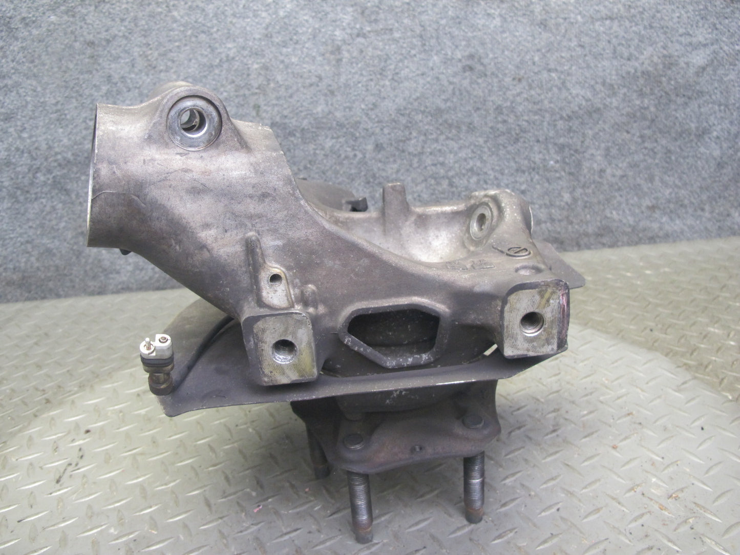 2005-2012 Porsche 911 997 Boxster RWD Front Left Spindle Knuckle Wheel Hub