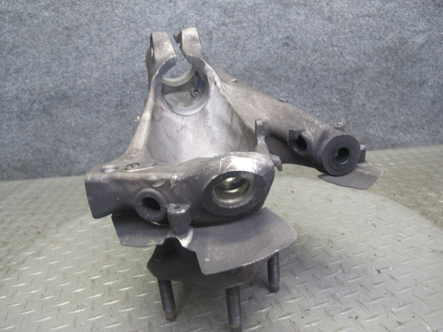 2005-2012 Porsche 911 997 Boxster RWD Front Left Spindle Knuckle Wheel Hub