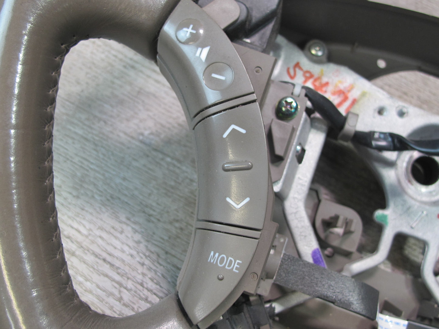 2003-2007 Lexus UZJ100L LX470 Leather Wood Steering w Controls