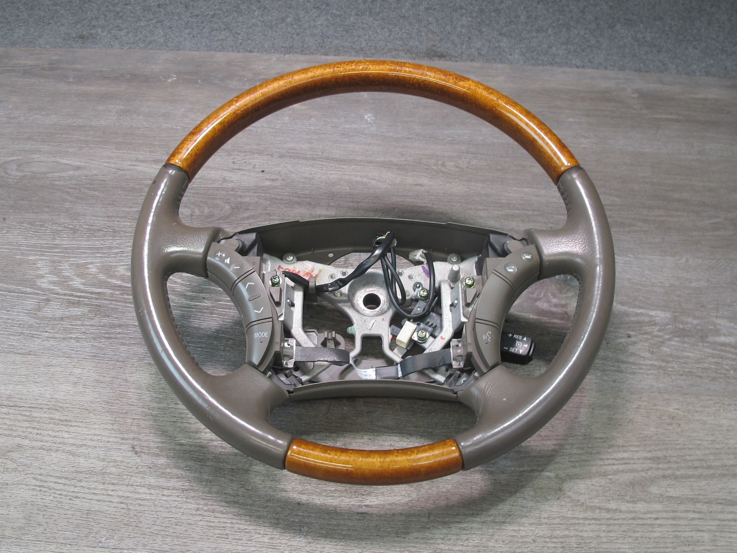 2003-2007 Lexus UZJ100L LX470 Leather Wood Steering w Controls
