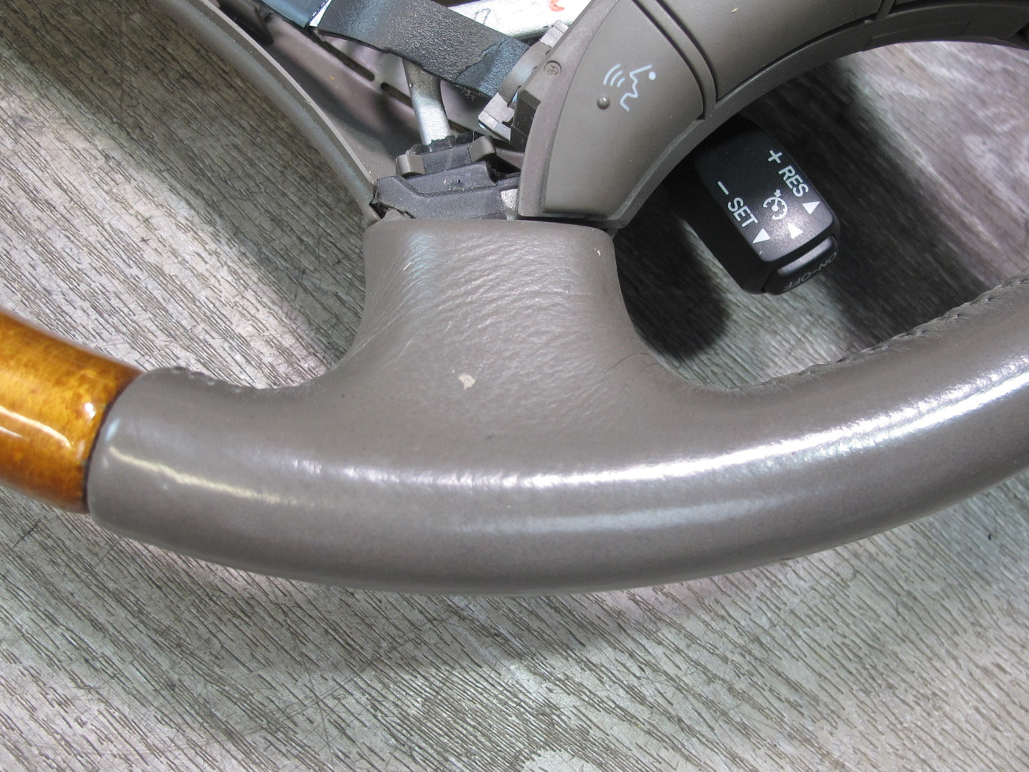 2003-2007 Lexus UZJ100L LX470 Leather Wood Steering w Controls
