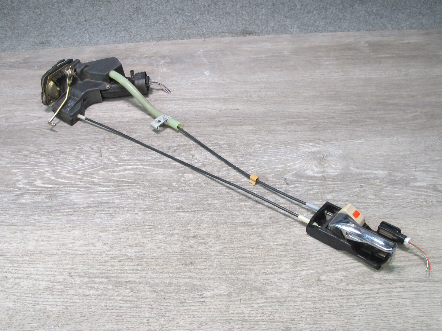 2003-2007 Lexus UZJ100L LX470 Rear Left Door Lock Latch Actuator