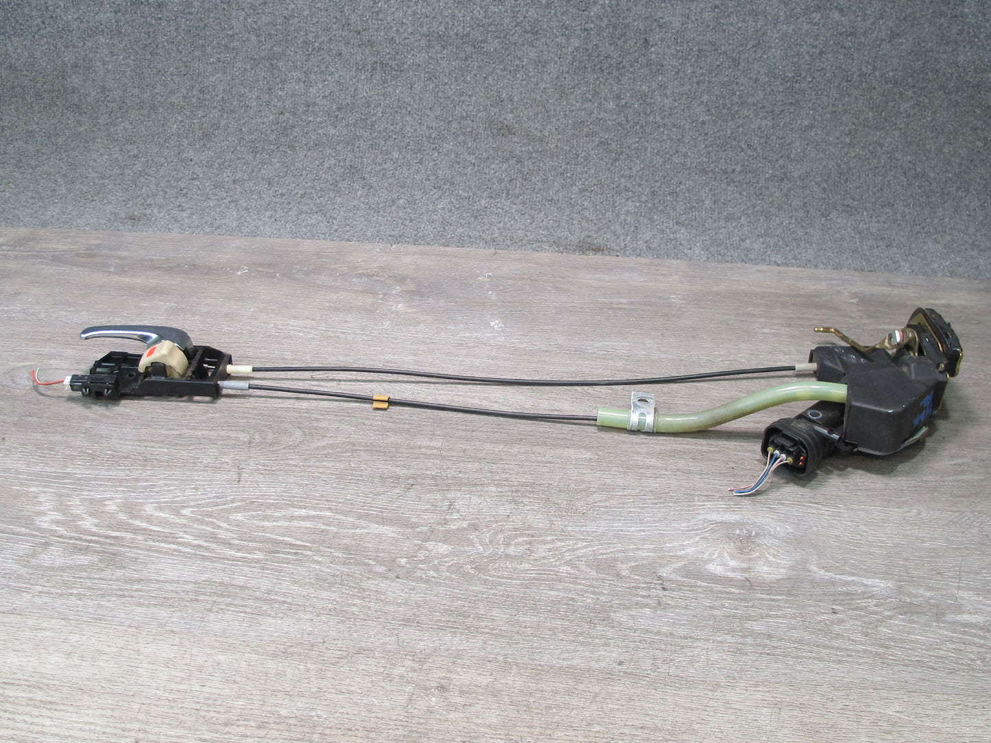 2003-2007 Lexus UZJ100L LX470 Rear Left Door Lock Latch Actuator
