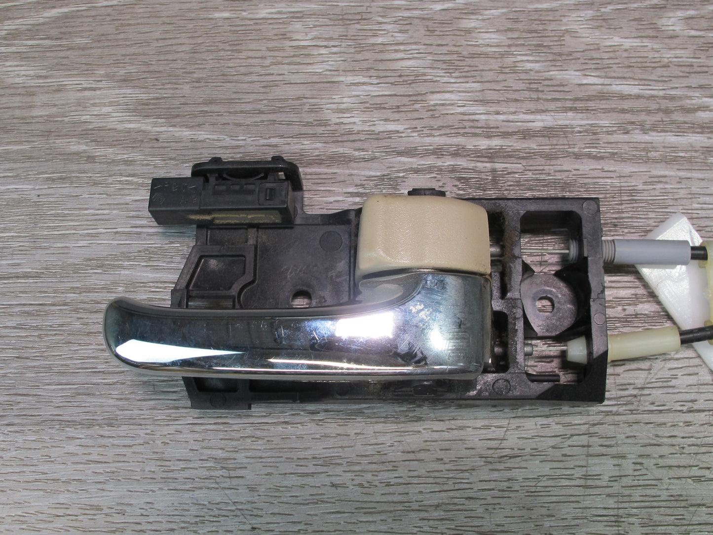 2003-2007 Lexus UZJ100L LX470 Front Right Door Lock Latch Actuator