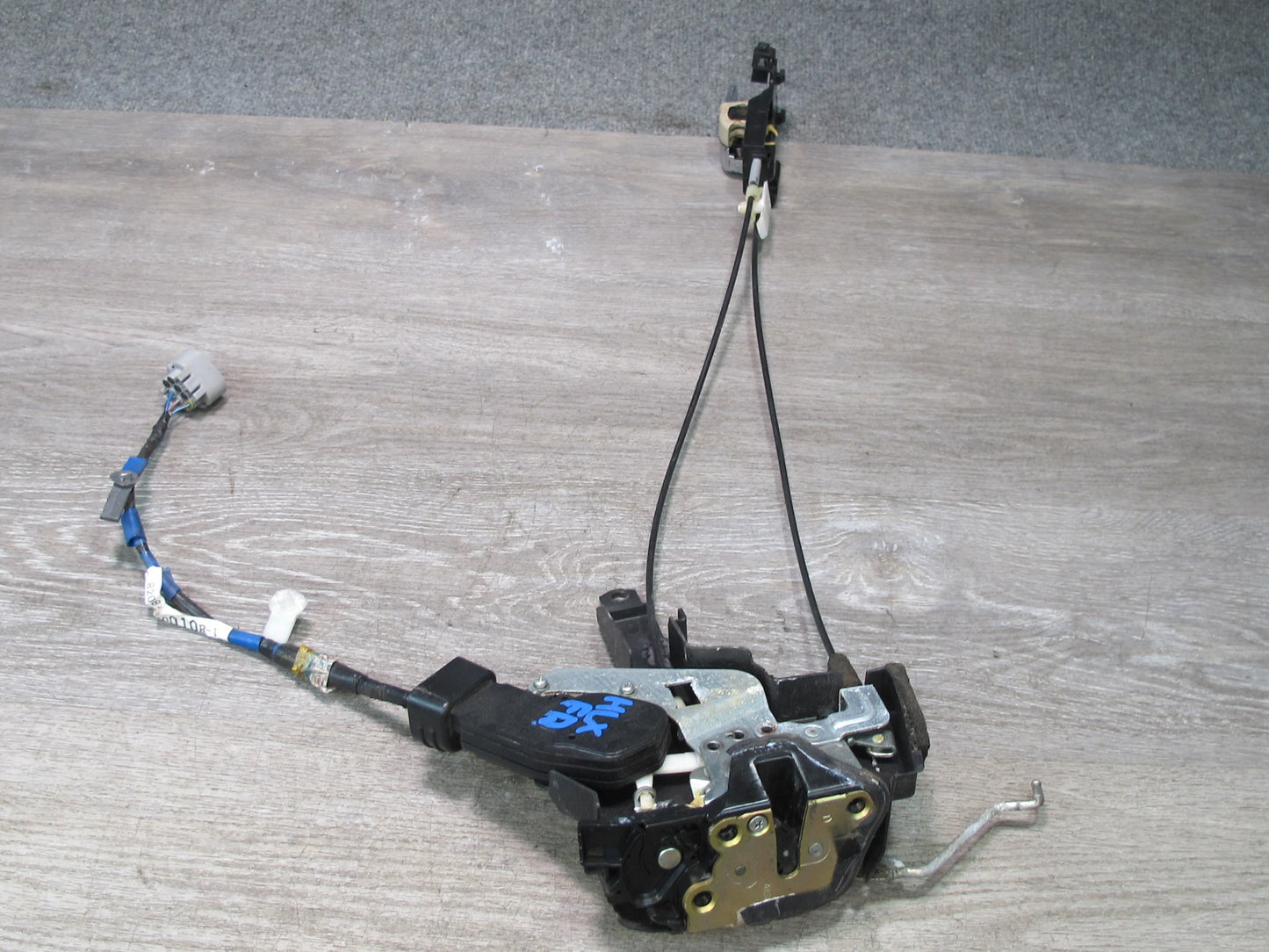 2003-2007 Lexus UZJ100L LX470 Front Right Door Lock Latch Actuator
