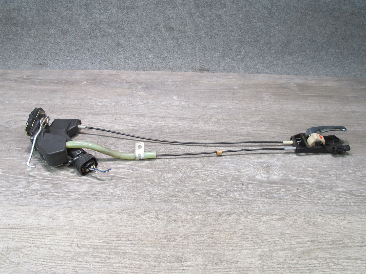 2003-2007 Lexus UZJ100L LX470 Rear Right Door Lock Latch Actuator w Handle