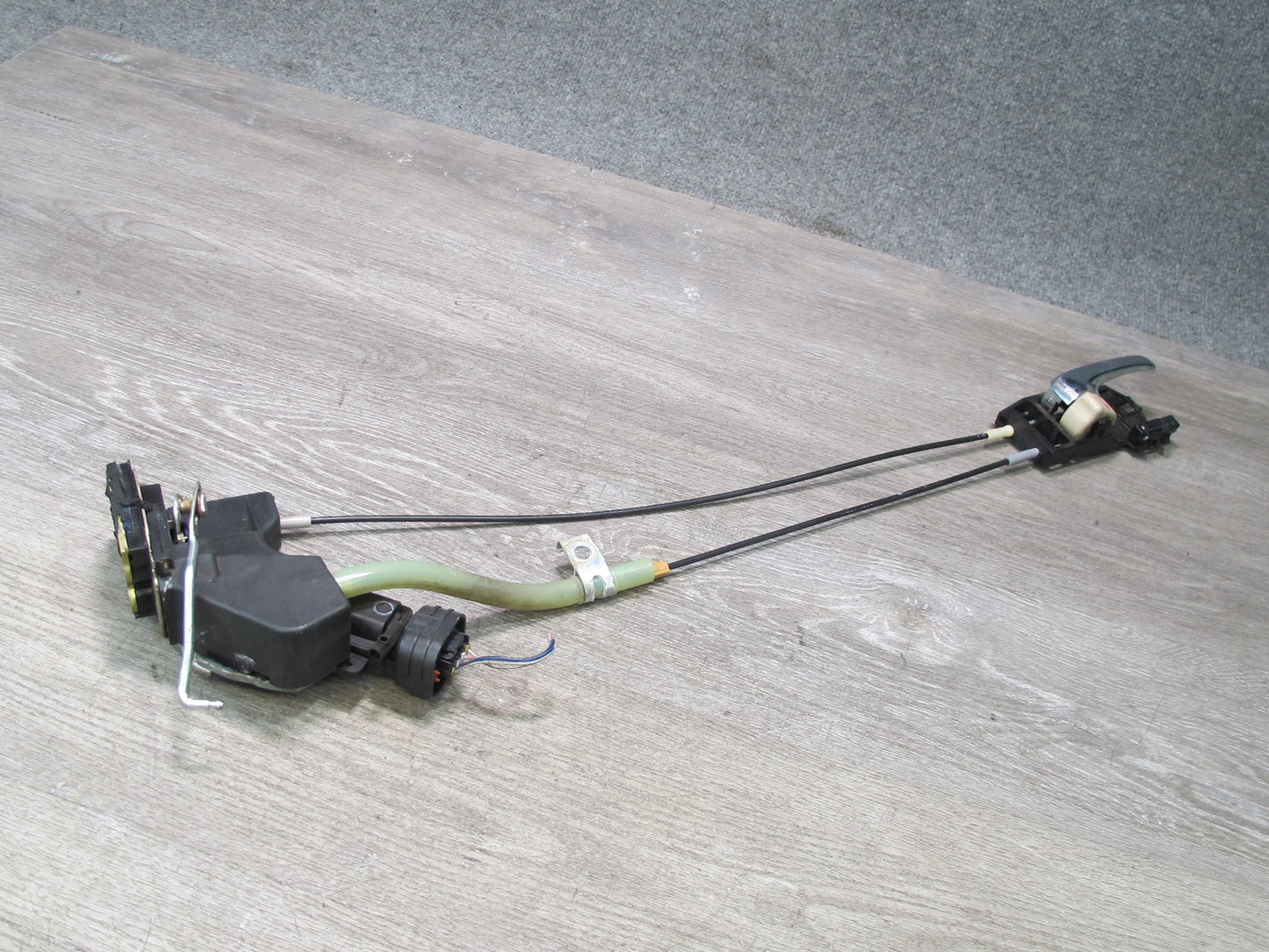2003-2007 Lexus UZJ100L LX470 Rear Right Door Lock Latch Actuator w Handle