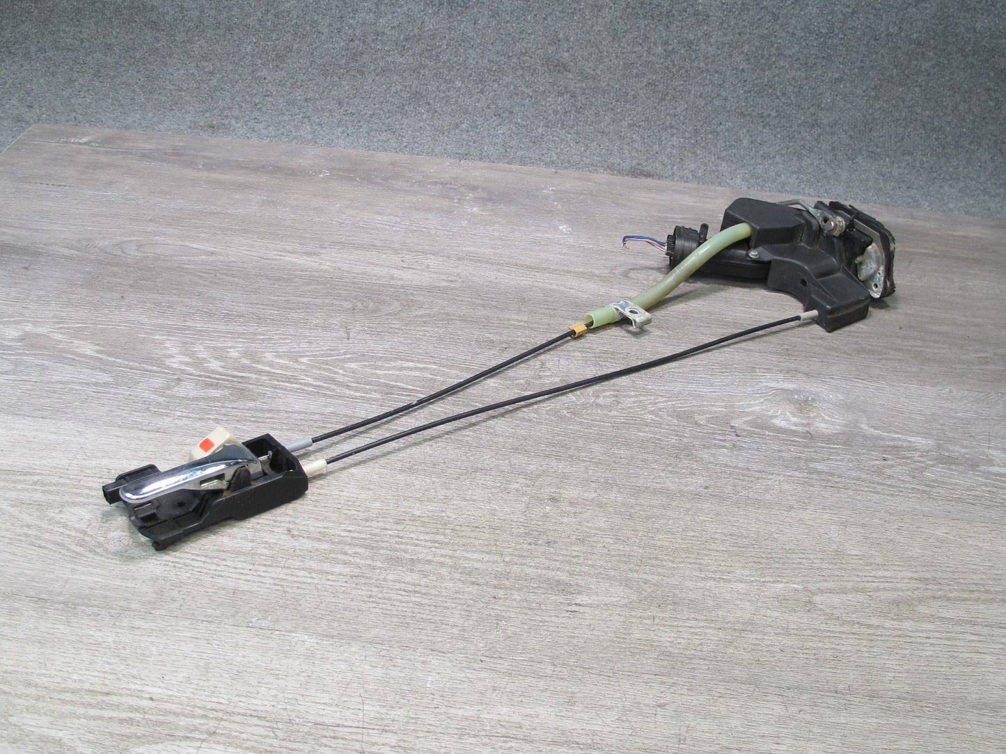 2003-2007 Lexus UZJ100L LX470 Rear Right Door Lock Latch Actuator w Handle