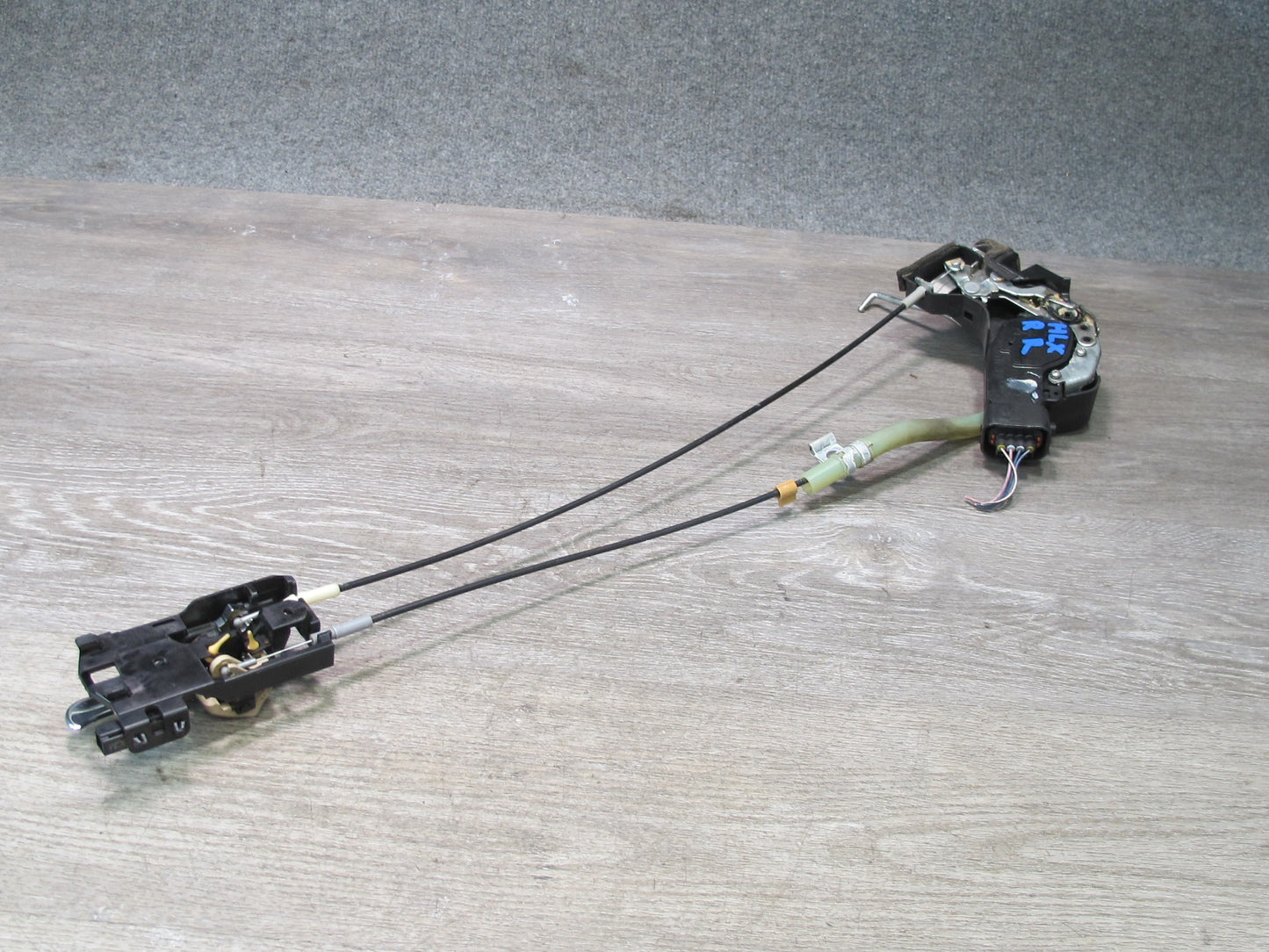 2003-2007 Lexus UZJ100L LX470 Rear Right Door Lock Latch Actuator w Handle