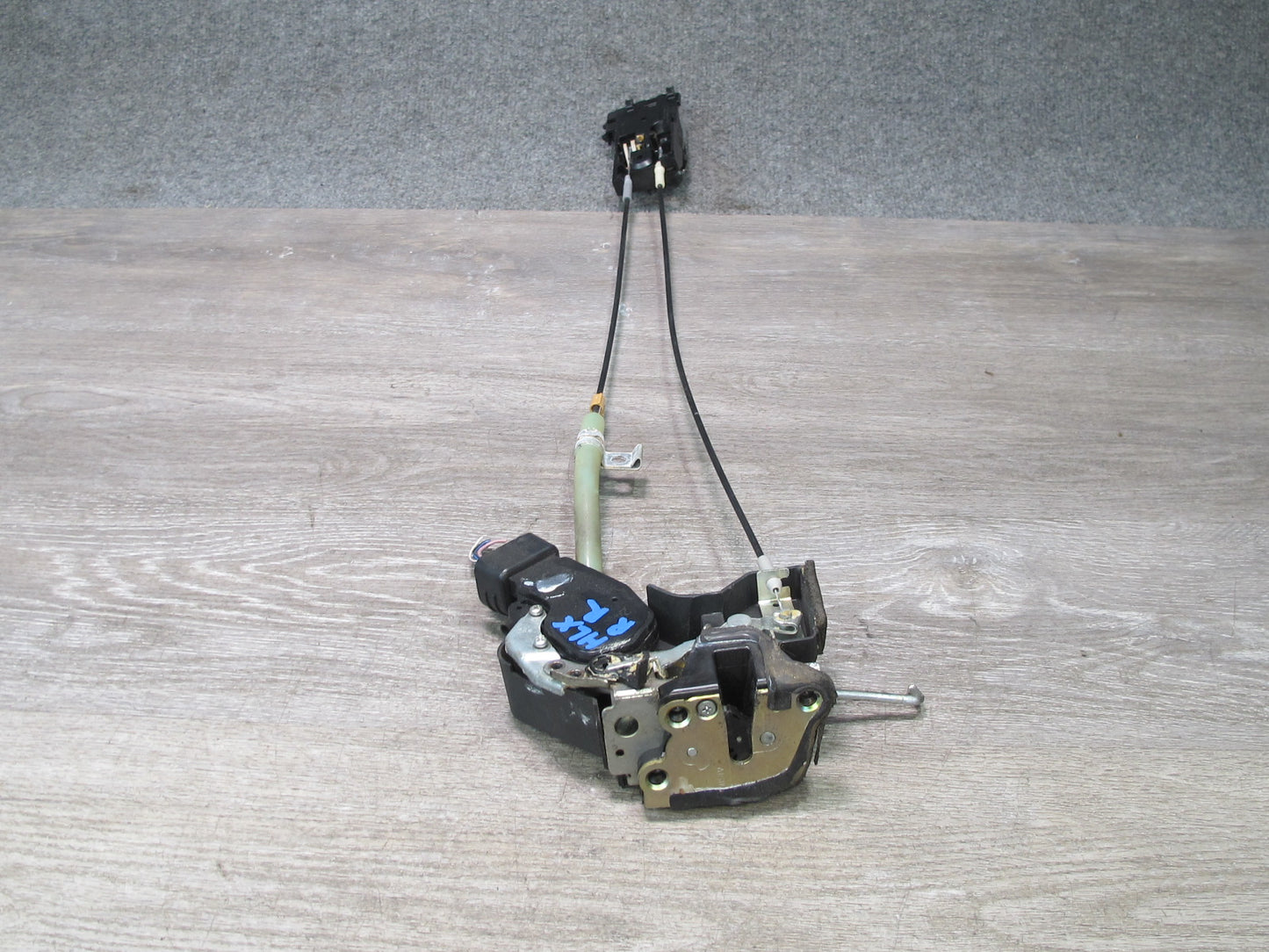 2003-2007 Lexus UZJ100L LX470 Rear Right Door Lock Latch Actuator w Handle