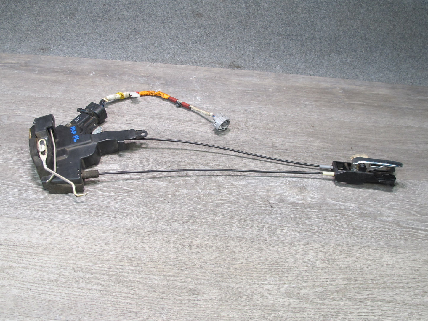 2003-2007 Lexus UZJ100L LX470 Rear Right Door Lock Latch Actuator w Handle