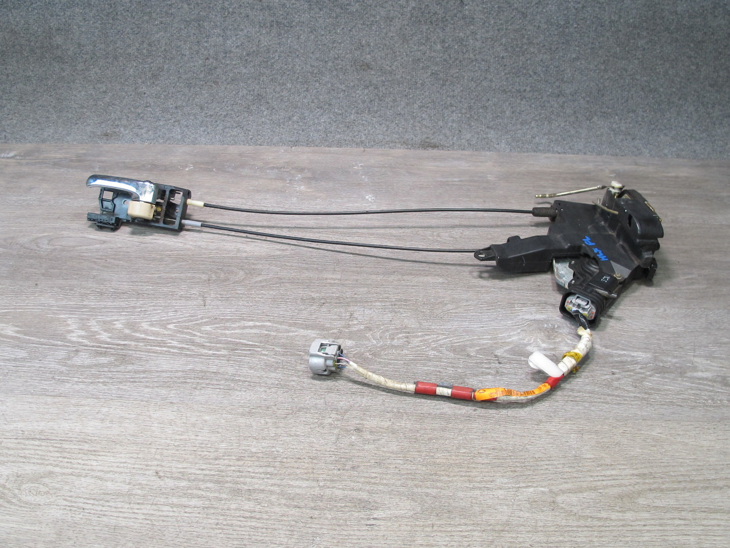 2003-2007 Lexus UZJ100L LX470 Front Left Door Lock Latch Actuator