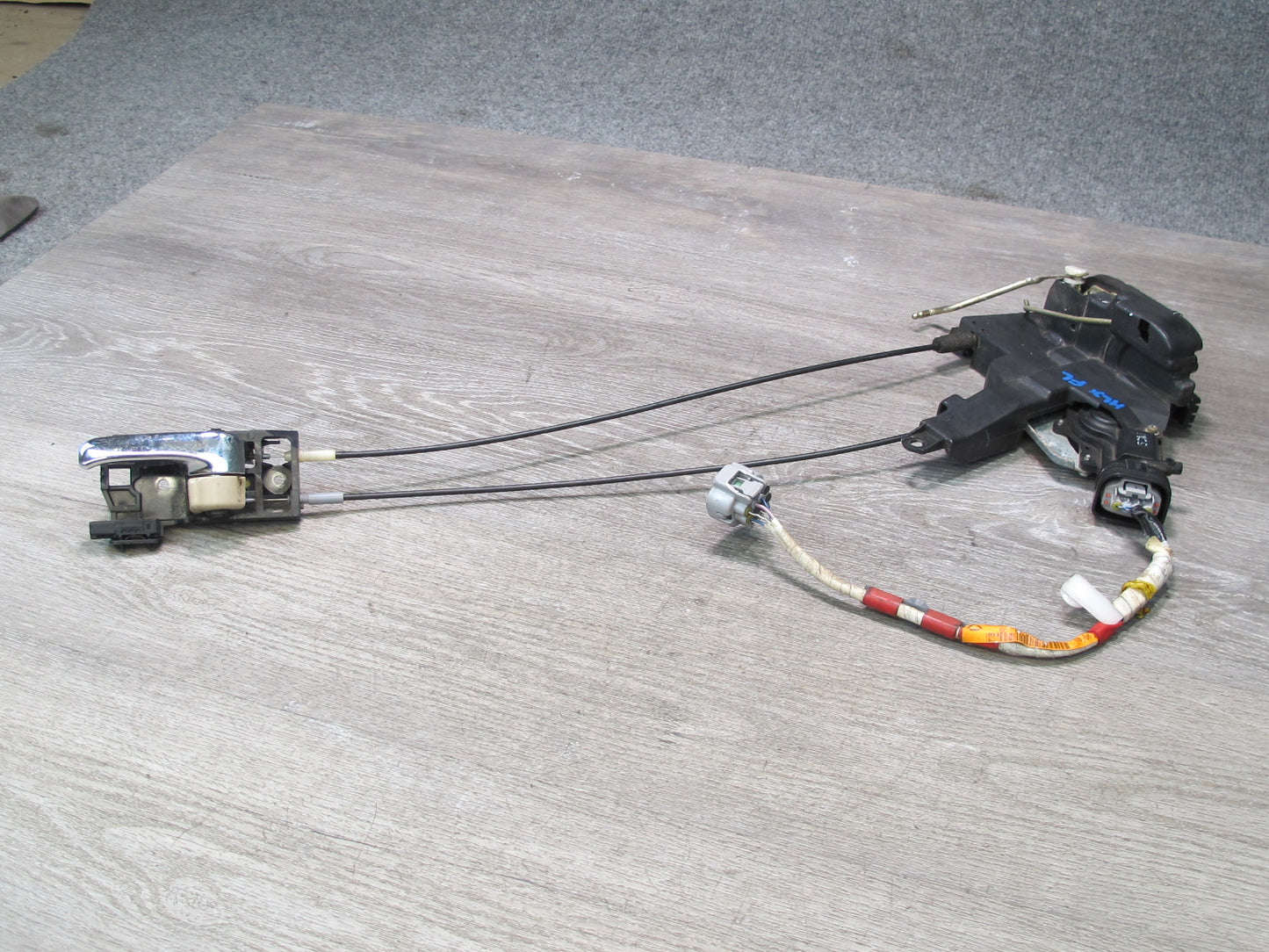 2003-2007 Lexus UZJ100L LX470 Front Left Door Lock Latch Actuator