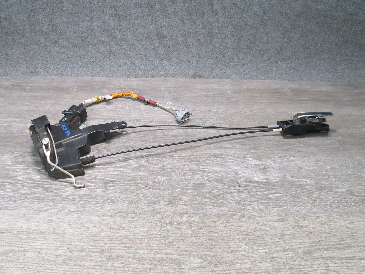 2003-2007 Lexus UZJ100L LX470 Front Left Door Lock Latch Actuator