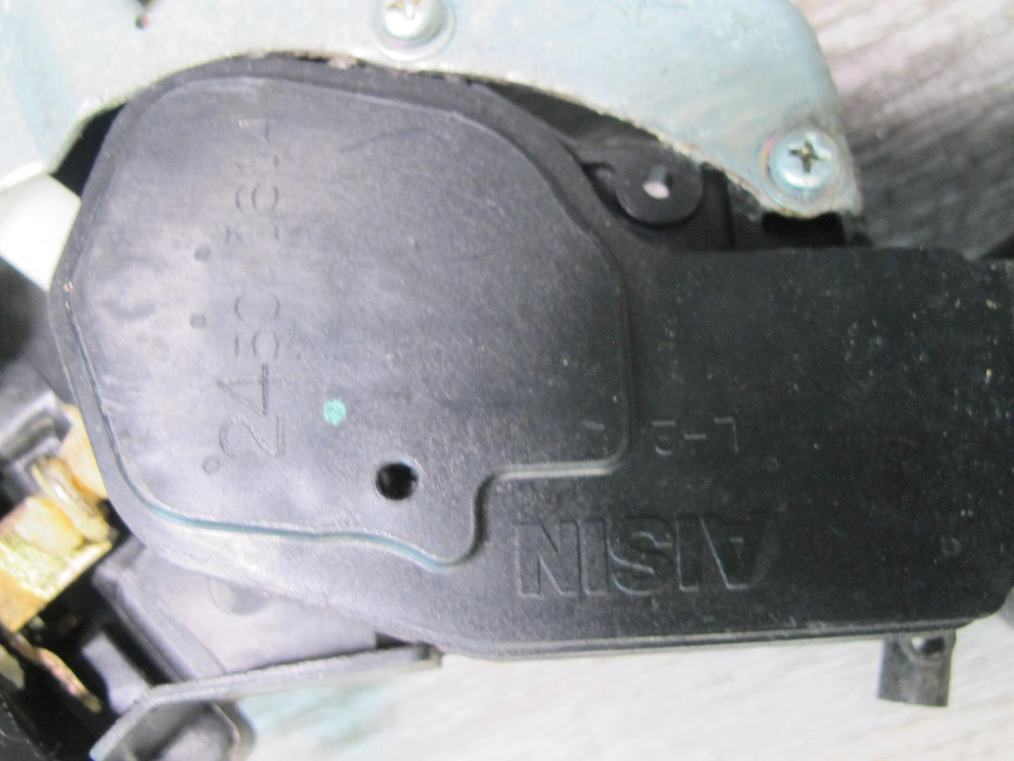 2003-2007 Lexus UZJ100L LX470 Front Left Door Lock Latch Actuator