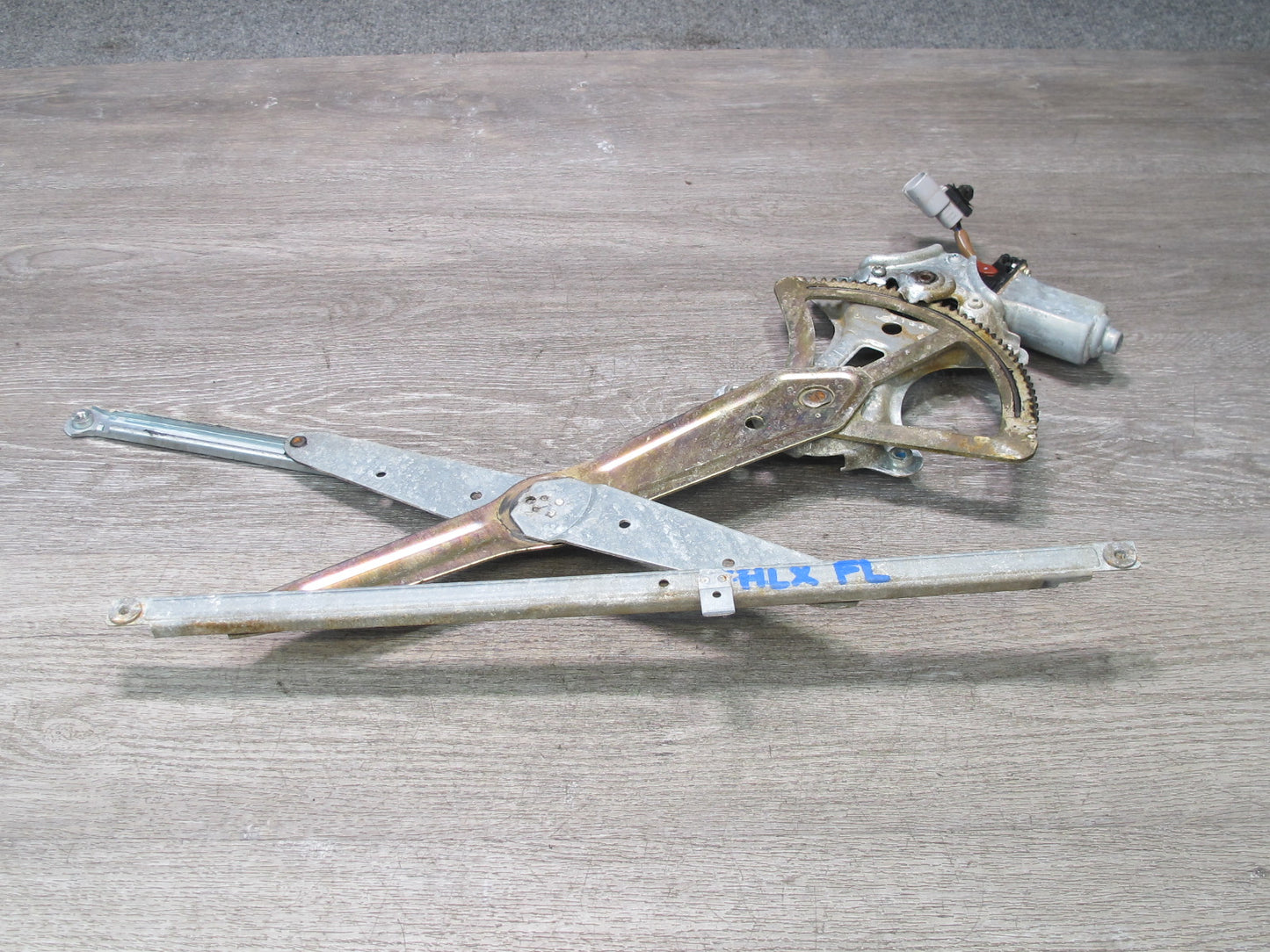 1998-2007 Lexus UZJ100L LX470 Front Left Door Window Regulator w Motor