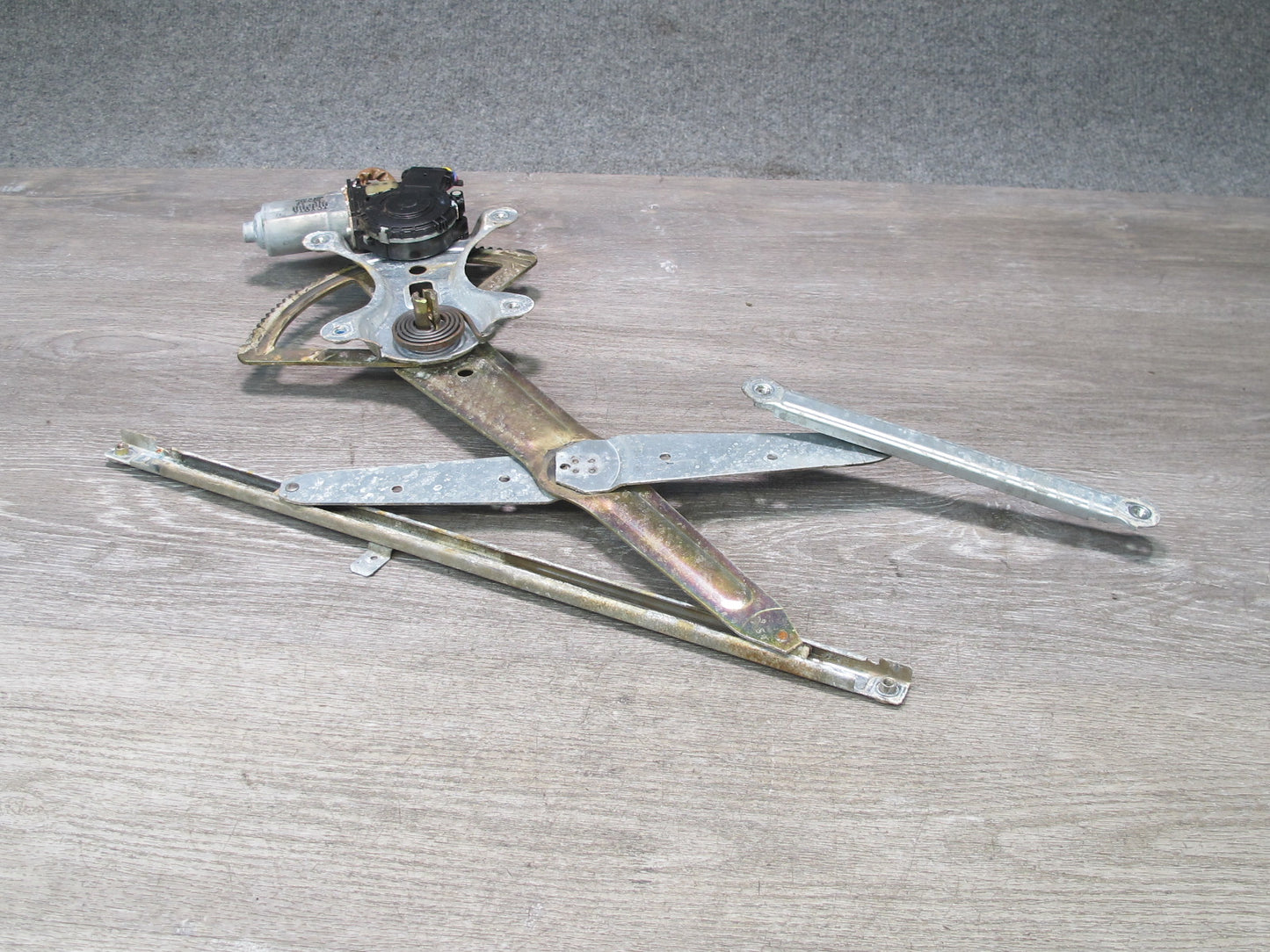 1998-2007 Lexus UZJ100L LX470 Front Left Door Window Regulator w Motor
