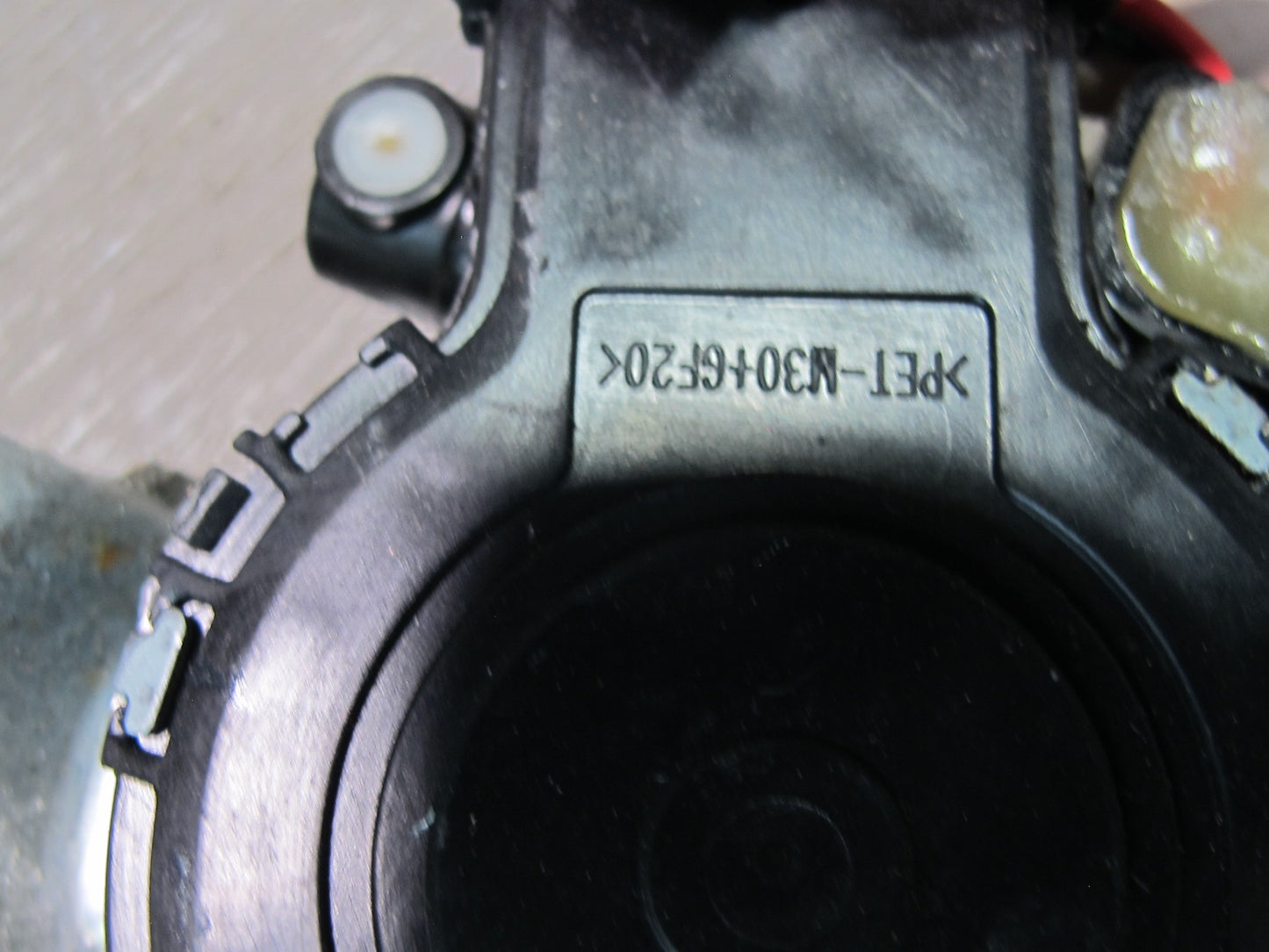 1998-2007 Lexus UZJ100L LX470 Front Right Door Window Regulator w Motor