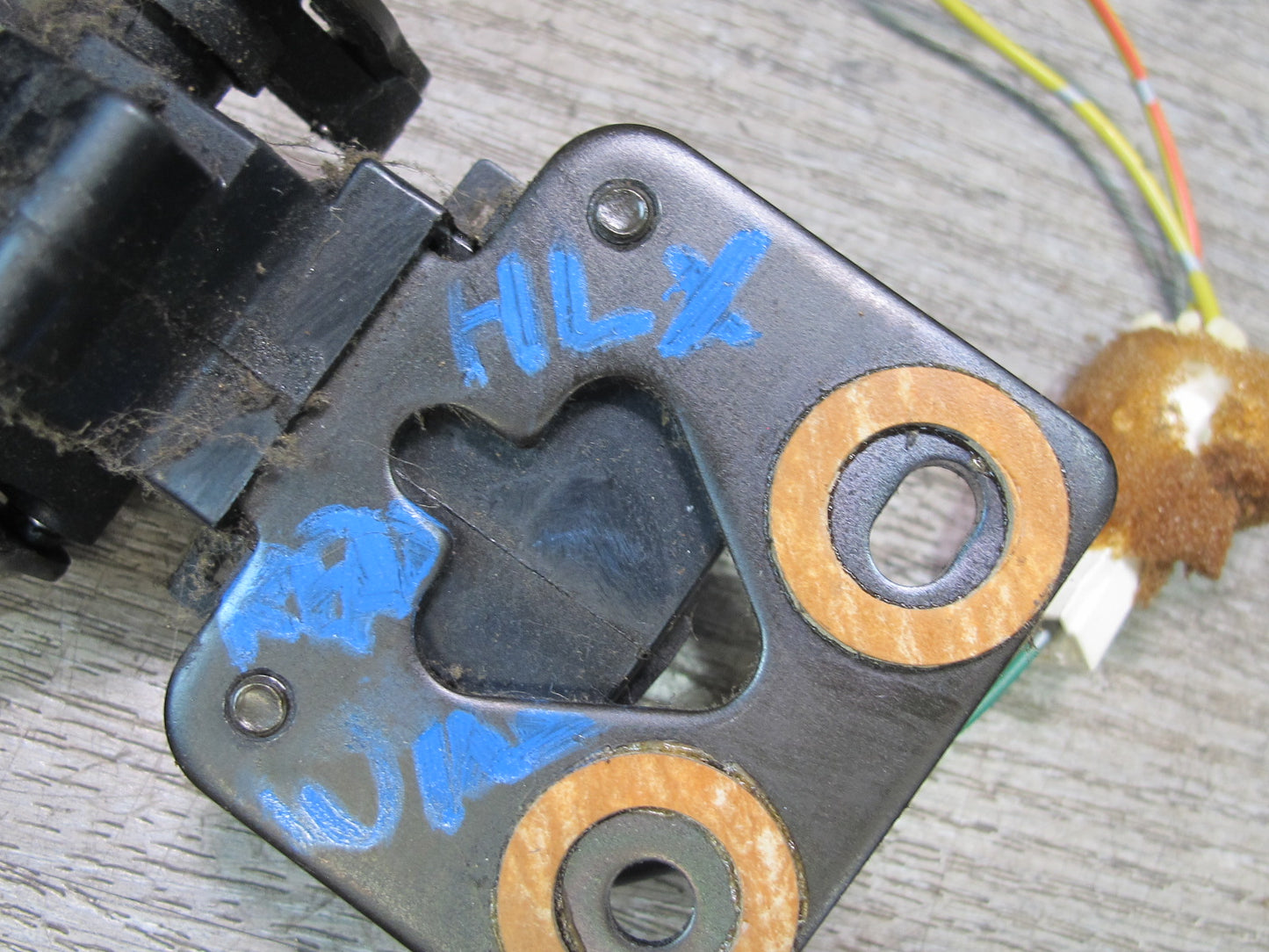 2003-2007 Lexus UZJ100L LX470 Rear Quarter Window Actuator Motor Lock Set of 2