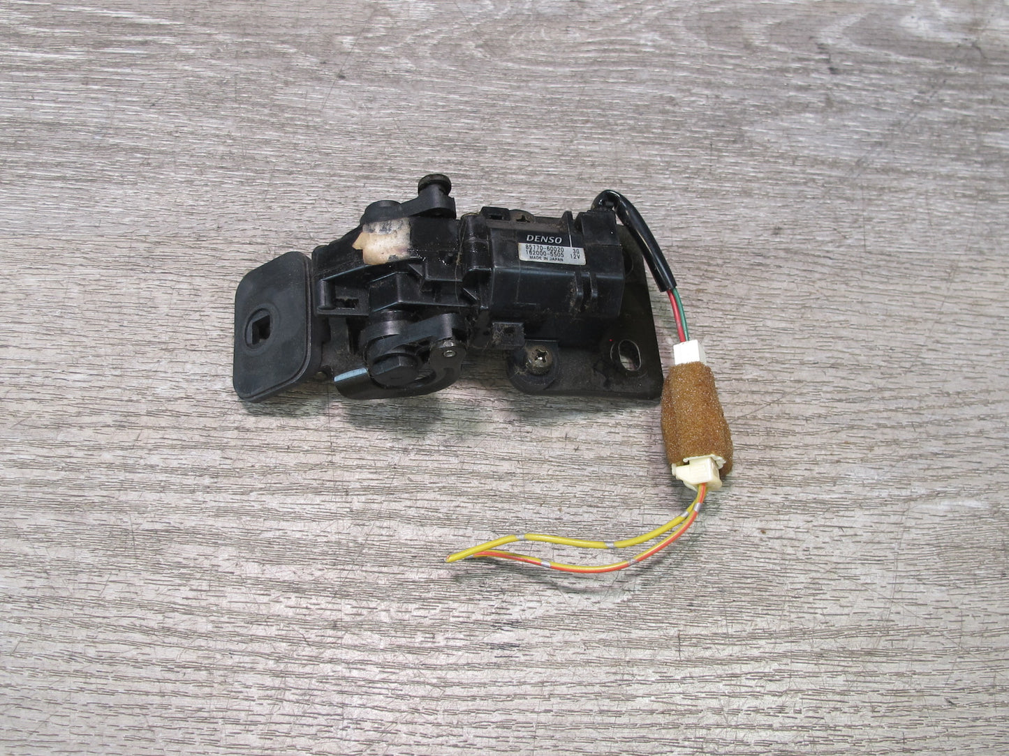 2003-2007 Lexus UZJ100L LX470 Rear Quarter Window Actuator Motor Lock Set of 2
