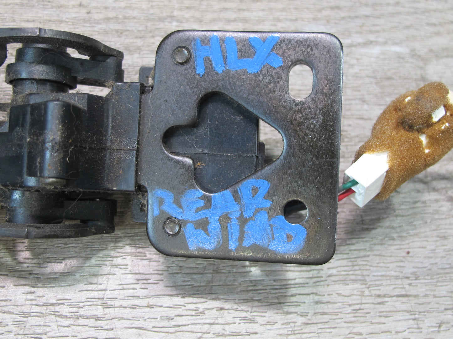 2003-2007 Lexus UZJ100L LX470 Rear Quarter Window Actuator Motor Lock Set of 2