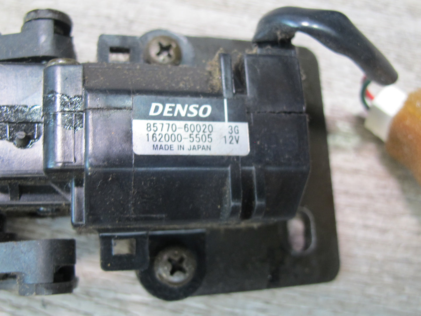 2003-2007 Lexus UZJ100L LX470 Rear Quarter Window Actuator Motor Lock Set of 2