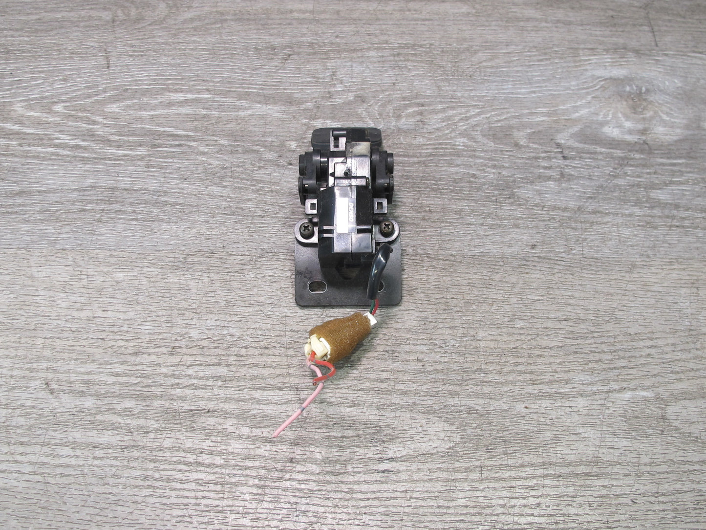2003-2007 Lexus UZJ100L LX470 Rear Quarter Window Actuator Motor Lock Set of 2