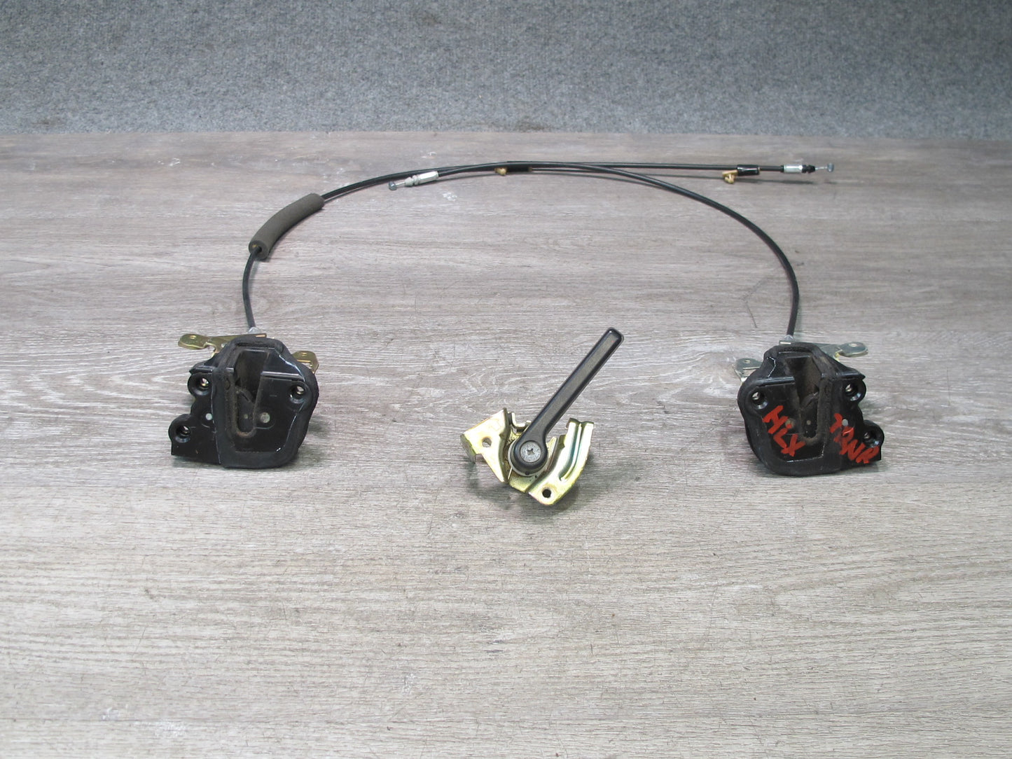 2003-2007 Lexus UZJ100L LX470 Rear Left & Right Trunk Lock Latch Handle Set of 2